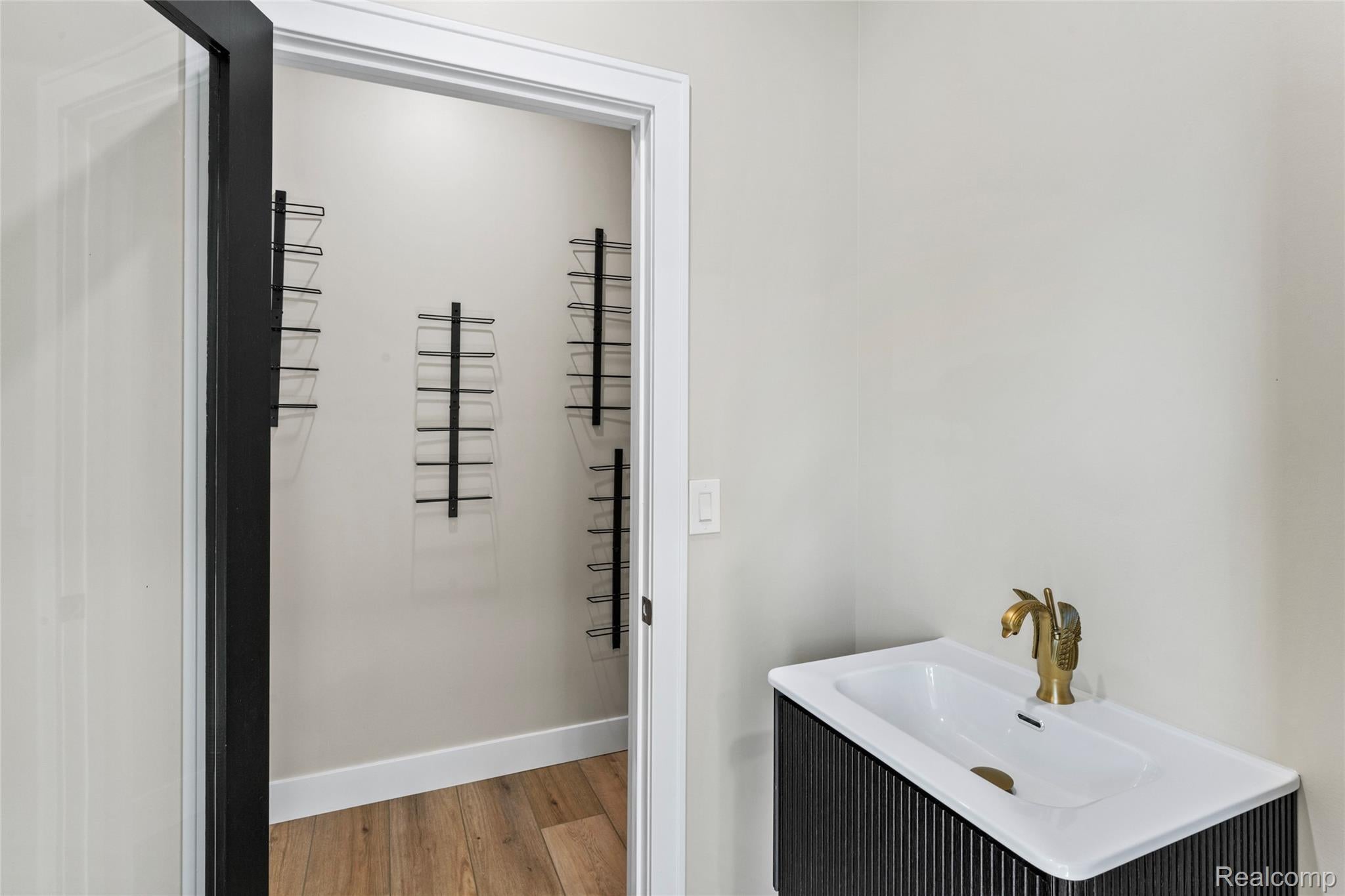 Detroit, Michigan, 48201, United States, 5 Bedrooms Bedrooms, ,6 BathroomsBathrooms,Residential,Active,1963411