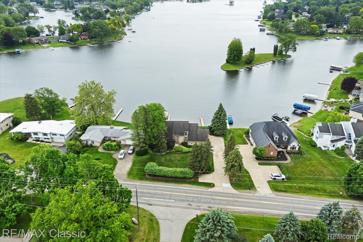 Commercetwp, Michigan, 48382, United States, 3 Bedrooms Bedrooms, ,4 BathroomsBathrooms,Residential,Active,1893215