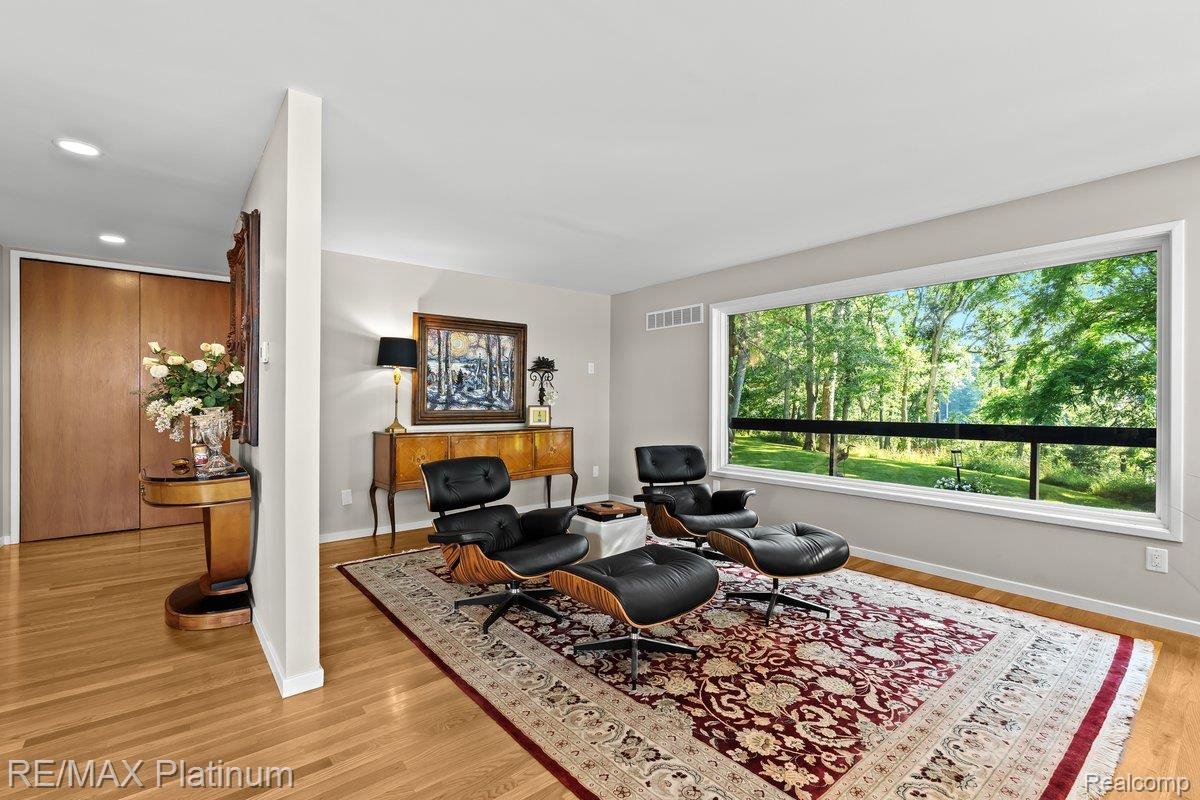 Howell, Michigan, 48843, United States, 4 Bedrooms Bedrooms, ,6 BathroomsBathrooms,Residential,Active,1973360