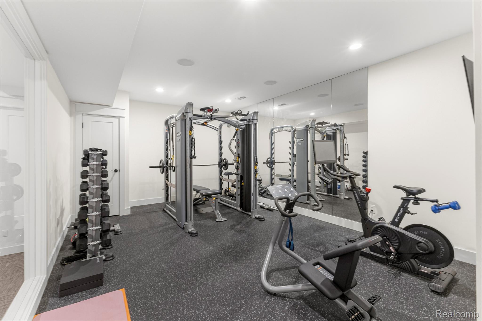 Northville, Michigan, 48168, United States, 5 Bedrooms Bedrooms, ,6 BathroomsBathrooms,Residential,Active,1913964