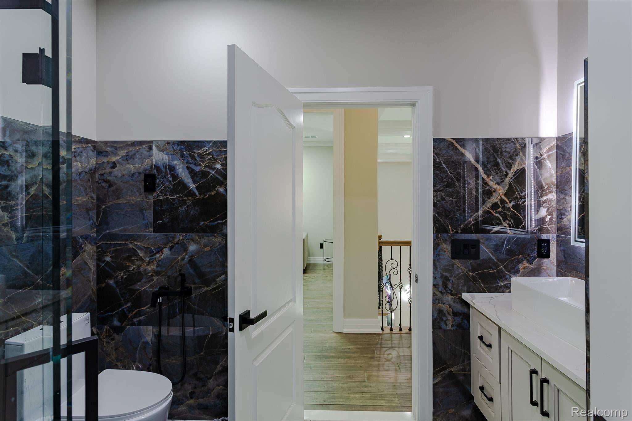 Rochesterhills, Michigan, 48307, United States, 4 Bedrooms Bedrooms, ,5 BathroomsBathrooms,Residential,Active,1962188