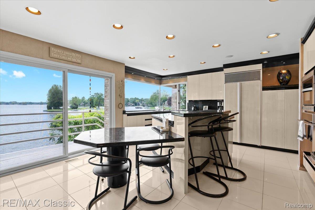 Commercetwp, Michigan, 48382, United States, 3 Bedrooms Bedrooms, ,4 BathroomsBathrooms,Residential,Active,1893215
