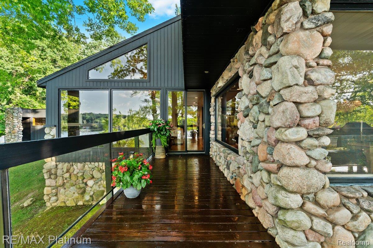 Howell, Michigan, 48843, United States, 4 Bedrooms Bedrooms, ,6 BathroomsBathrooms,Residential,Active,1973360