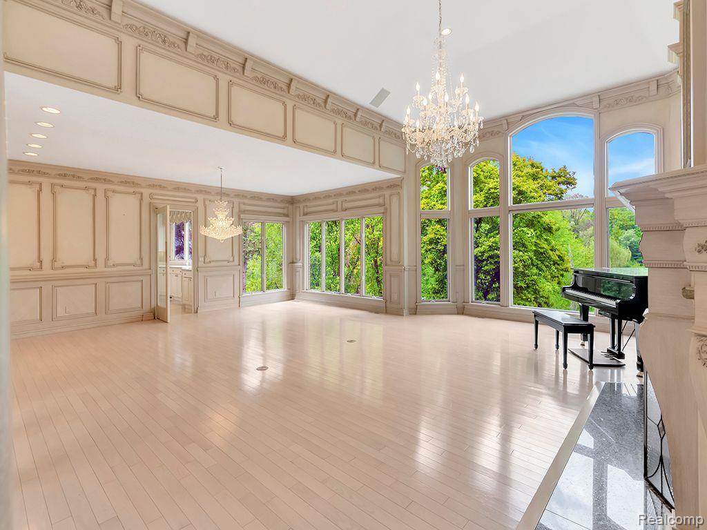 Northville, Michigan, 48167, United States, 6 Bedrooms Bedrooms, ,6 BathroomsBathrooms,Residential,Active,1850675