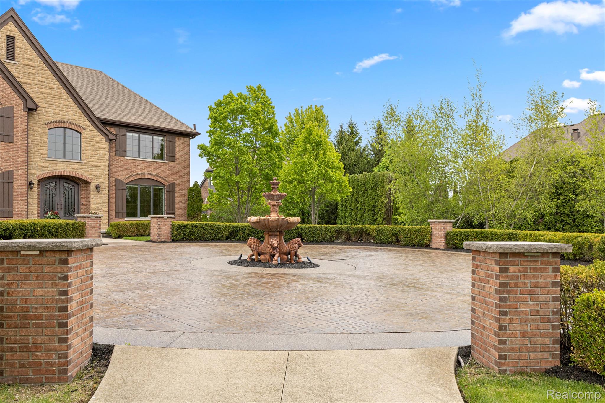 Northville, Michigan, 48167, United States, 4 Bedrooms Bedrooms, ,4 BathroomsBathrooms,Residential,Active,2052116