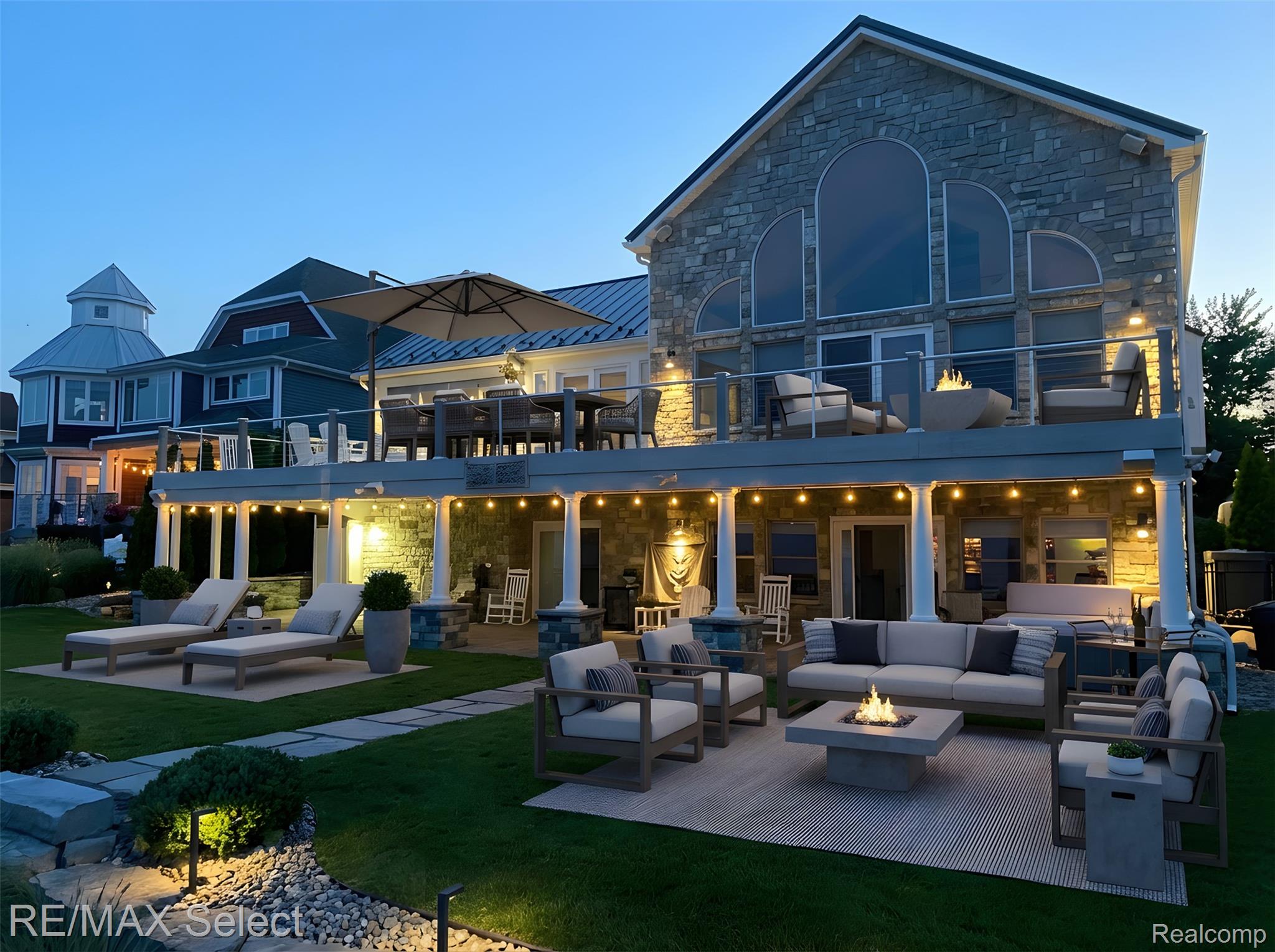 Fenton, Michigan, 48430, United States, 4 Bedrooms Bedrooms, ,5 BathroomsBathrooms,Residential,Active,2016693