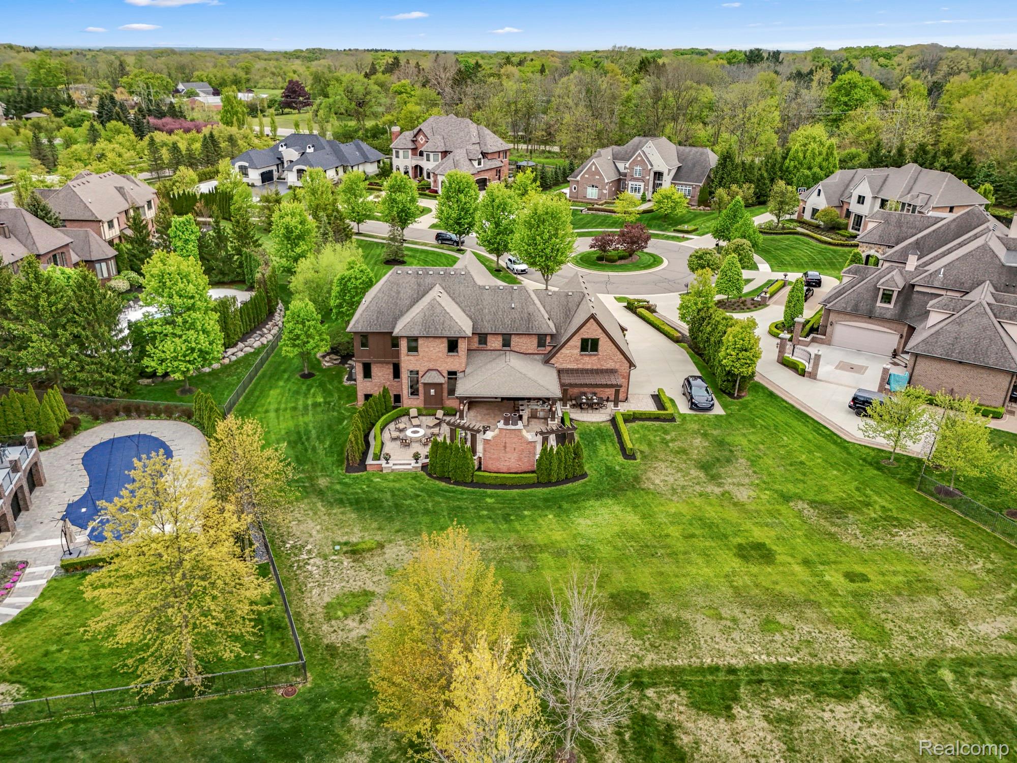 Northville, Michigan, 48167, United States, 4 Bedrooms Bedrooms, ,4 BathroomsBathrooms,Residential,Active,2052116