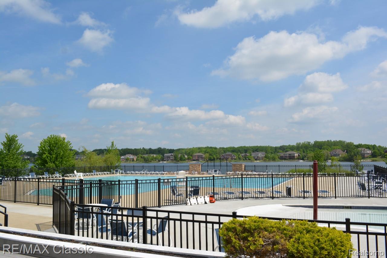 Novi, Michigan, 48374, United States, 5 Bedrooms Bedrooms, ,5 BathroomsBathrooms,Residential,Pending,2052115