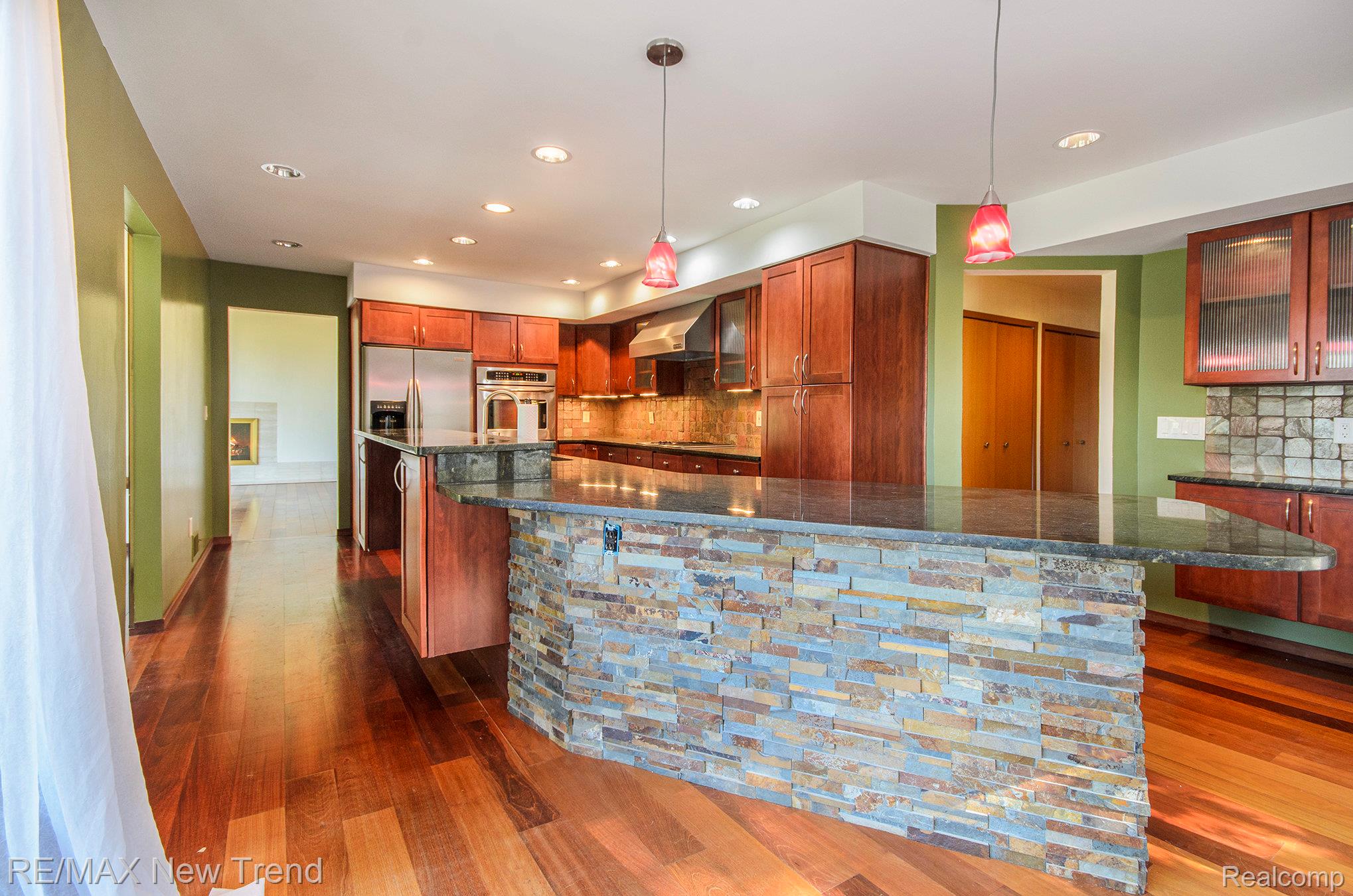 Westbloomfield, Michigan, 48324, United States, 5 Bedrooms Bedrooms, ,5 BathroomsBathrooms,Residential,Active,1922336