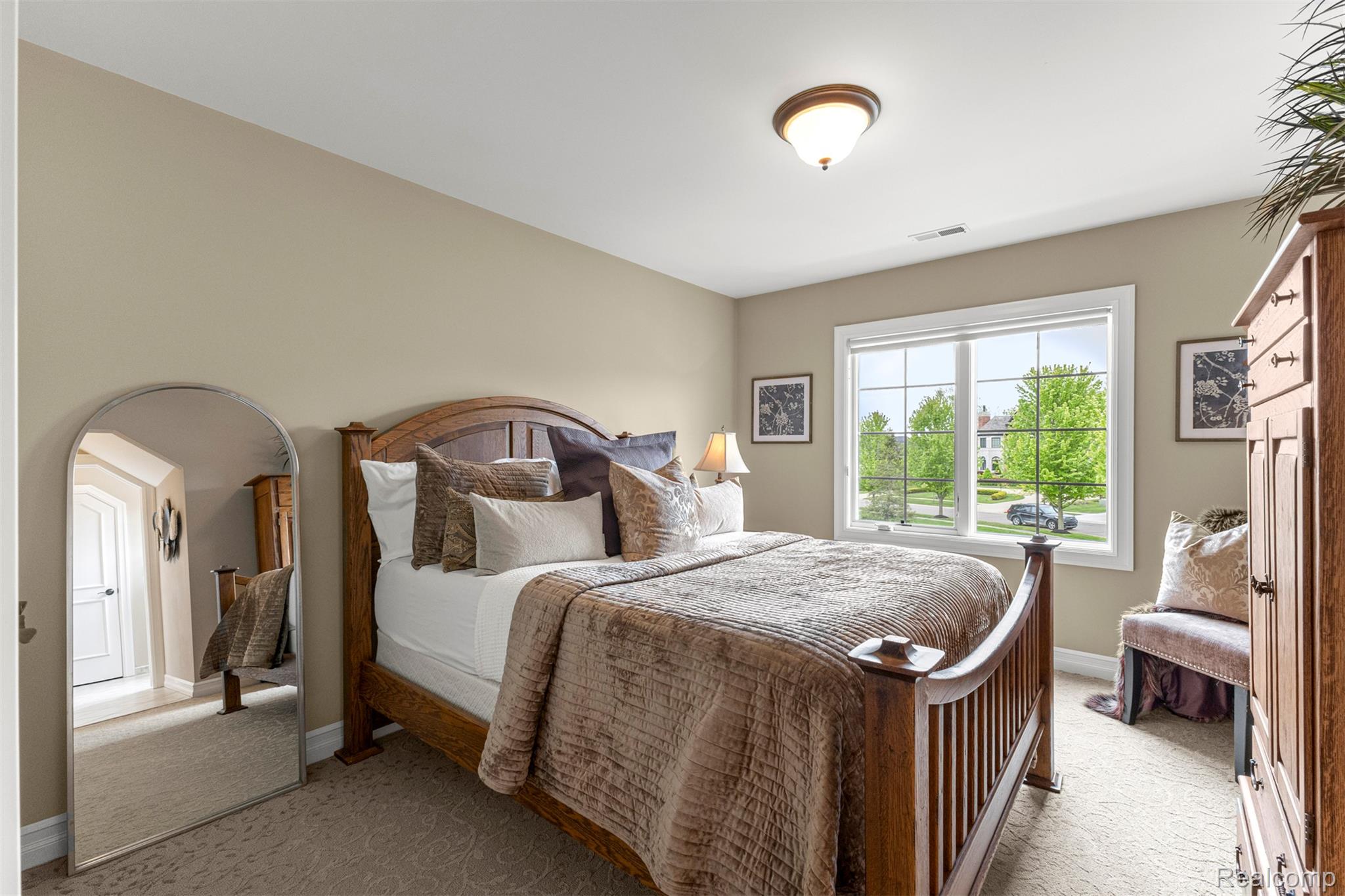 Northville, Michigan, 48167, United States, 4 Bedrooms Bedrooms, ,4 BathroomsBathrooms,Residential,Active,2052116