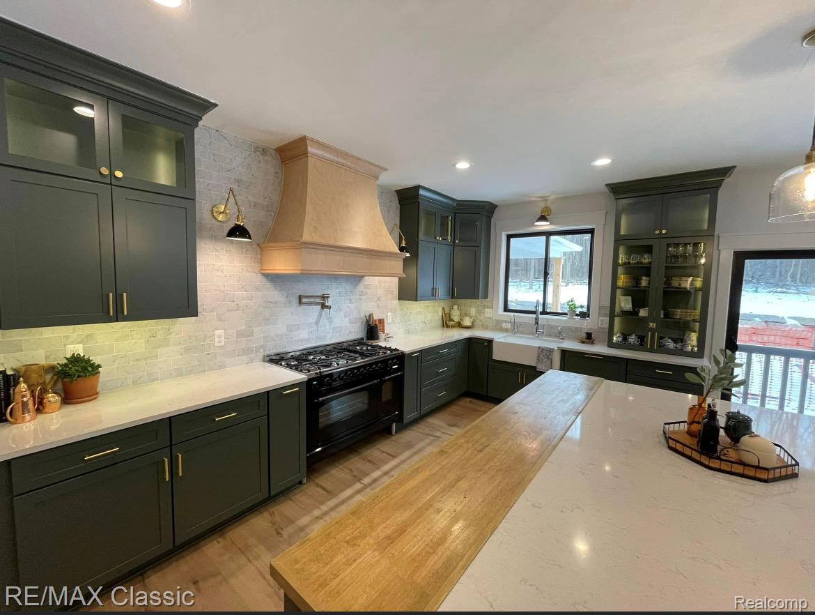 Milford, Michigan, 48381, United States, 4 Bedrooms Bedrooms, ,4 BathroomsBathrooms,Residential,Active,1893262