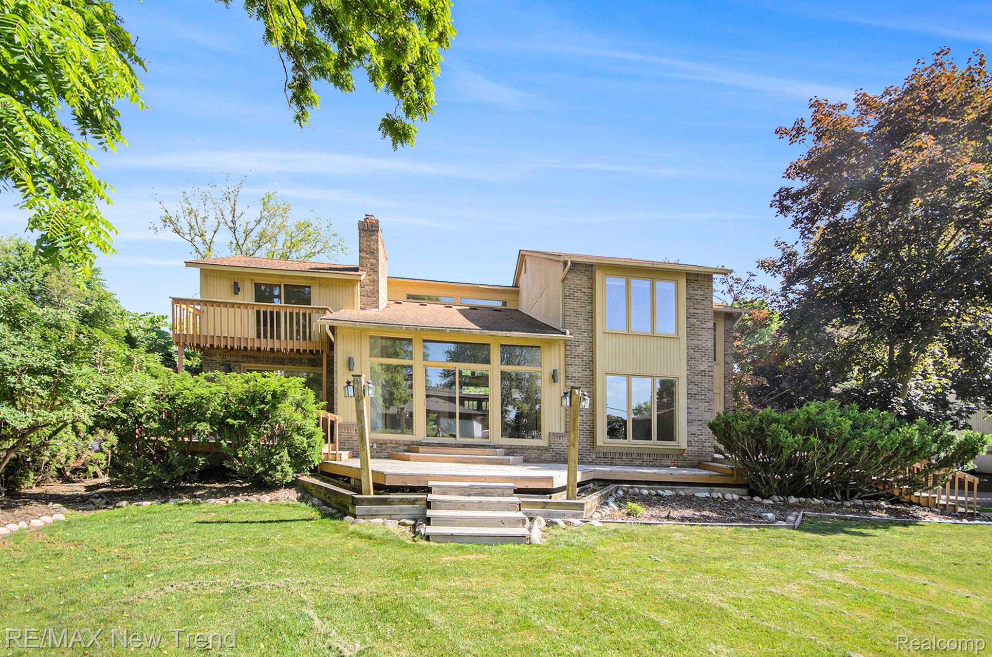 Westbloomfield, Michigan, 48324, United States, 5 Bedrooms Bedrooms, ,5 BathroomsBathrooms,Residential,Active,1922336