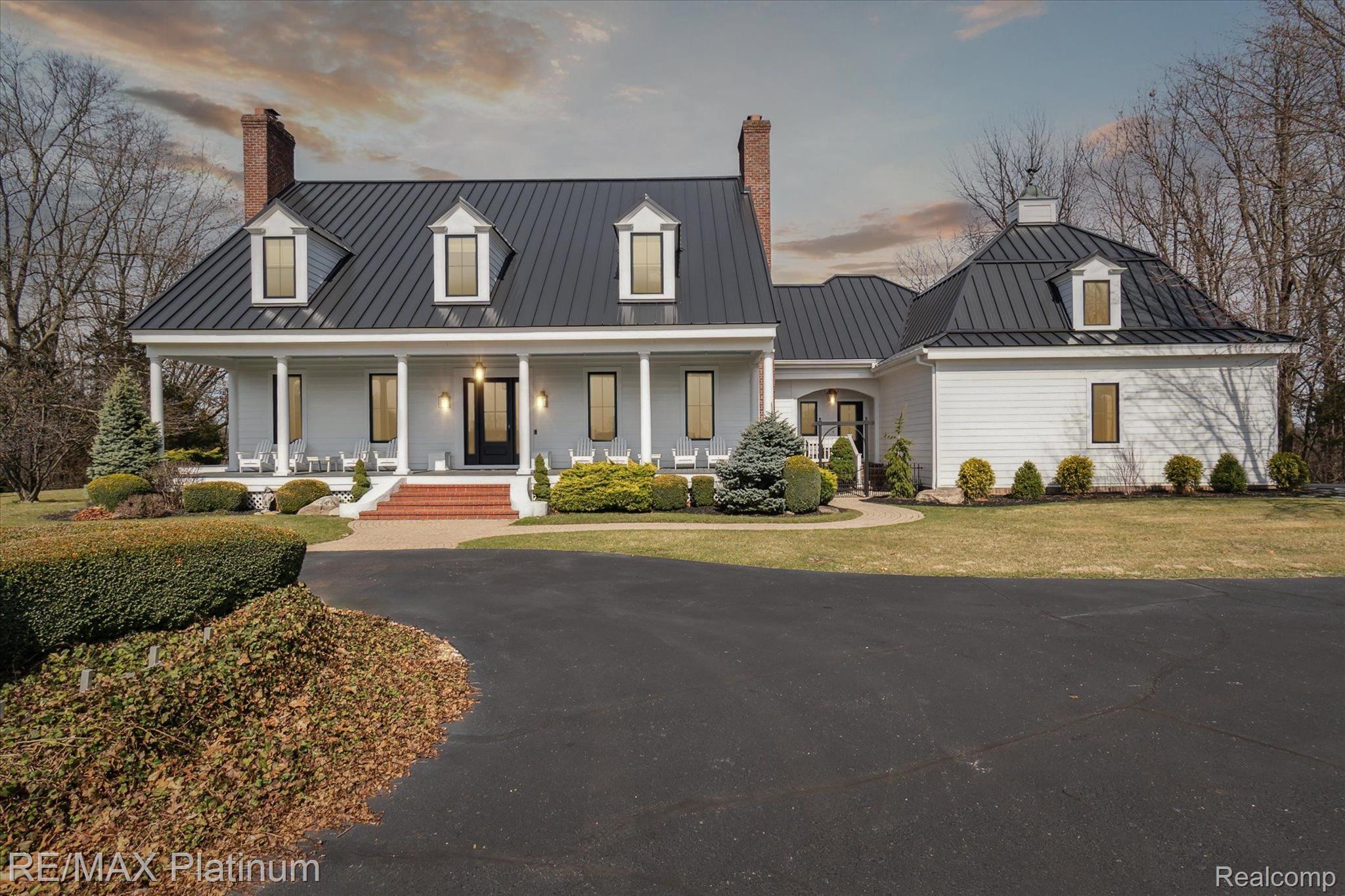 Pinckney, Michigan, 48169, United States, 5 Bedrooms Bedrooms, ,7 BathroomsBathrooms,Residential,Active,1756437
