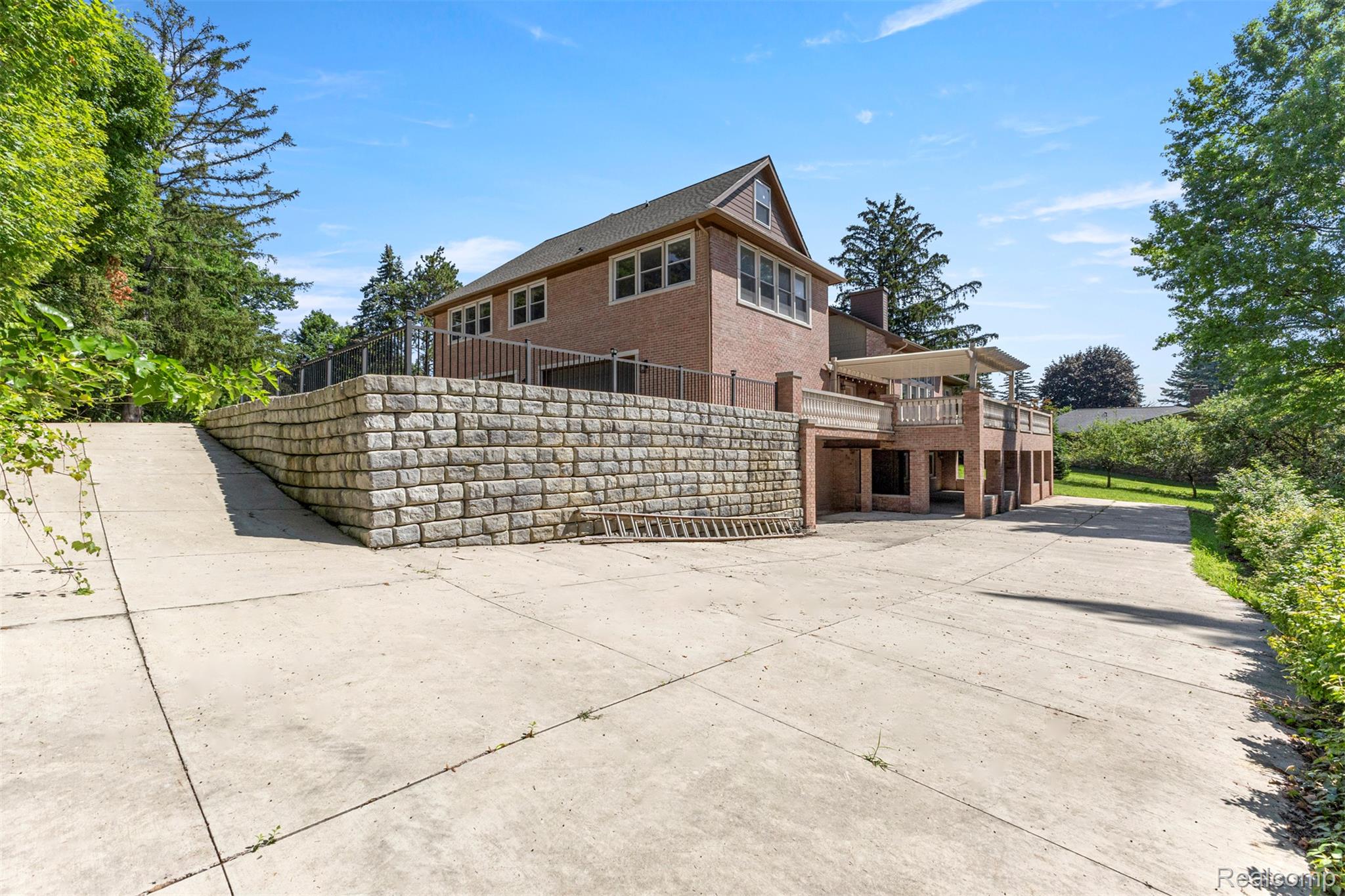 Northville, Michigan, 48167, United States, 5 Bedrooms Bedrooms, ,6 BathroomsBathrooms,Residential,Active,1905093