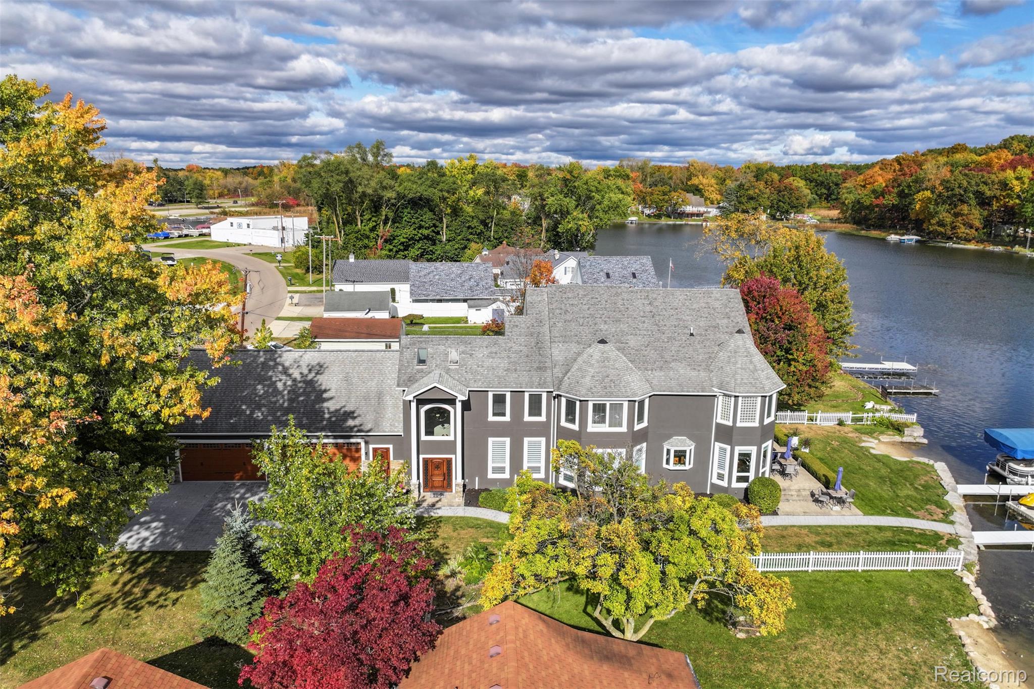 Linden, Michigan, 48451, United States, 5 Bedrooms Bedrooms, ,6 BathroomsBathrooms,Residential,Active,1959969