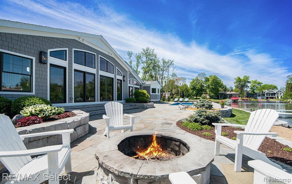 Fenton, Michigan, 48430, United States, 4 Bedrooms Bedrooms, ,4 BathroomsBathrooms,Residential,Active,2015817