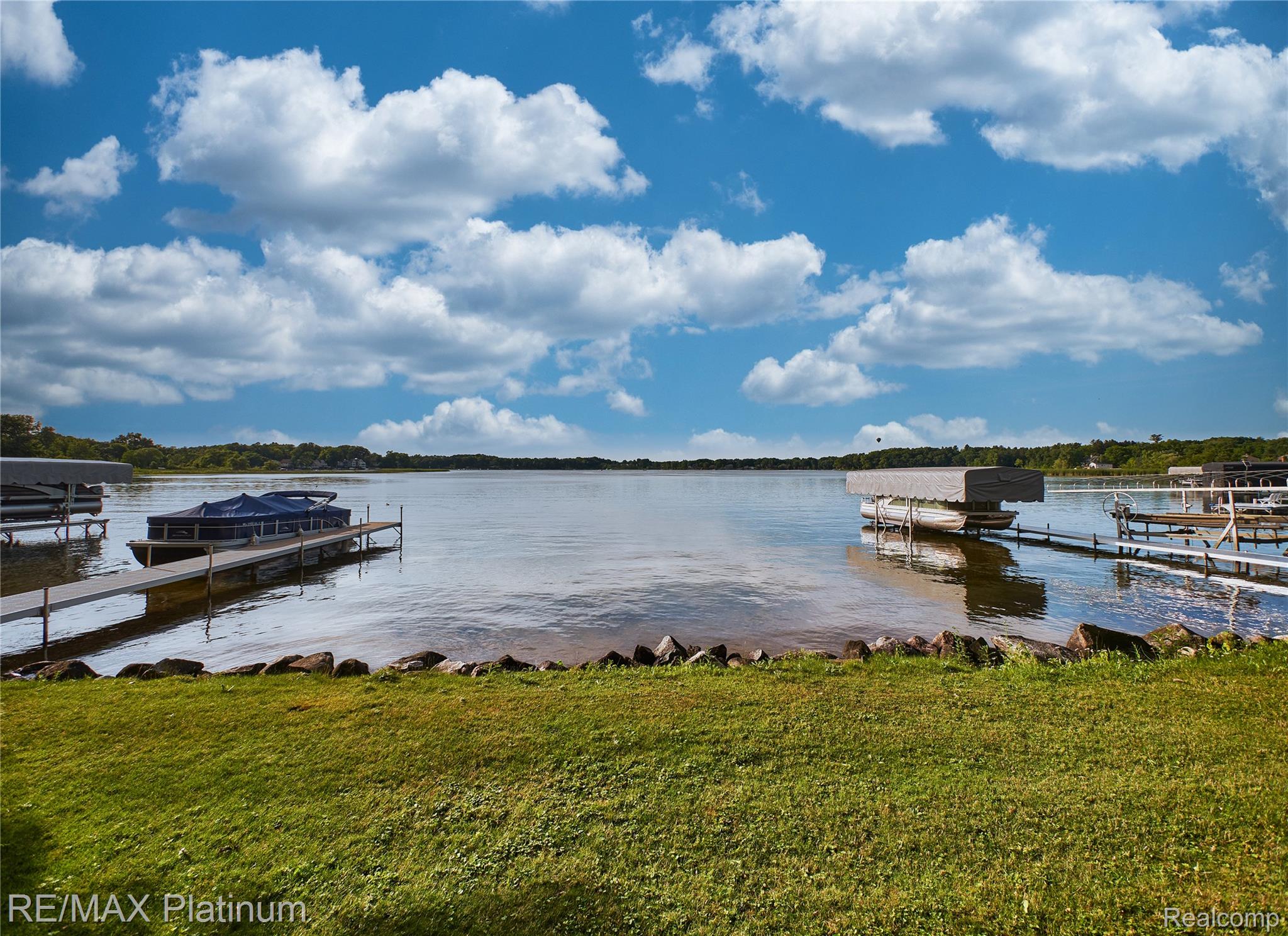Brighton, Michigan, 48116, United States, 2 Bedrooms Bedrooms, ,2 BathroomsBathrooms,Residential,Active,2007644