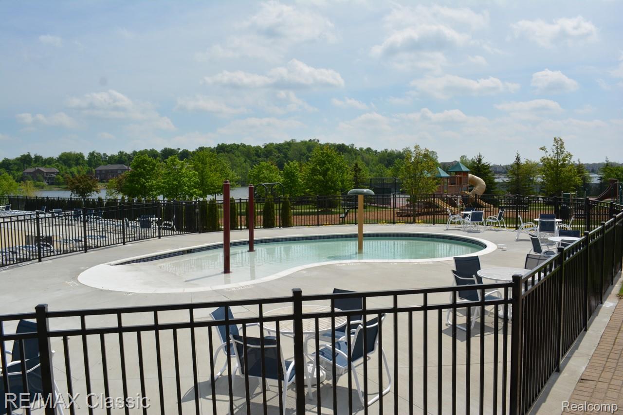 Novi, Michigan, 48374, United States, 5 Bedrooms Bedrooms, ,5 BathroomsBathrooms,Residential,Pending,2052115