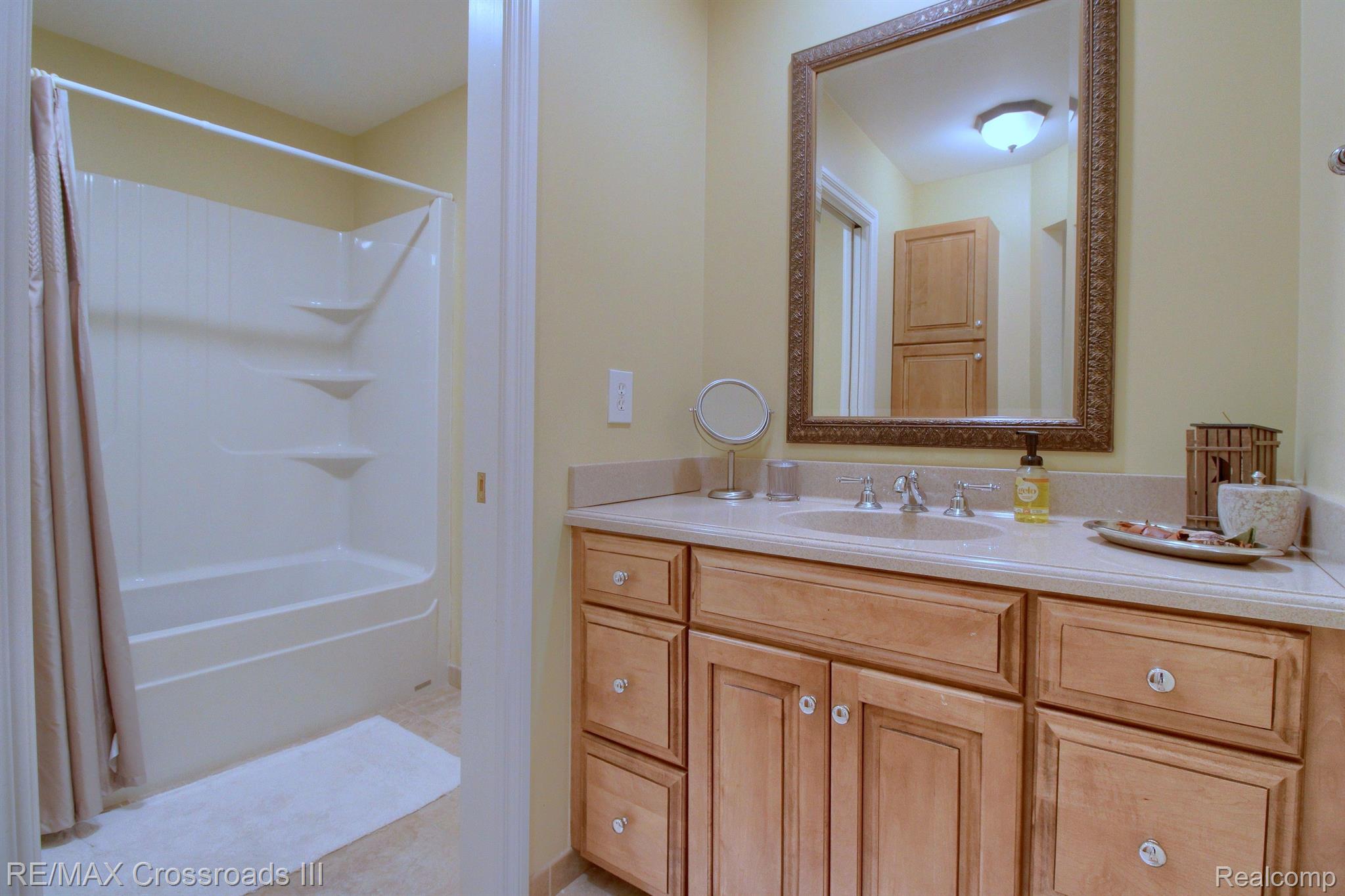 Ypsilanti, Michigan, 48198, United States, 4 Bedrooms Bedrooms, ,4 BathroomsBathrooms,Residential,Active,1900178