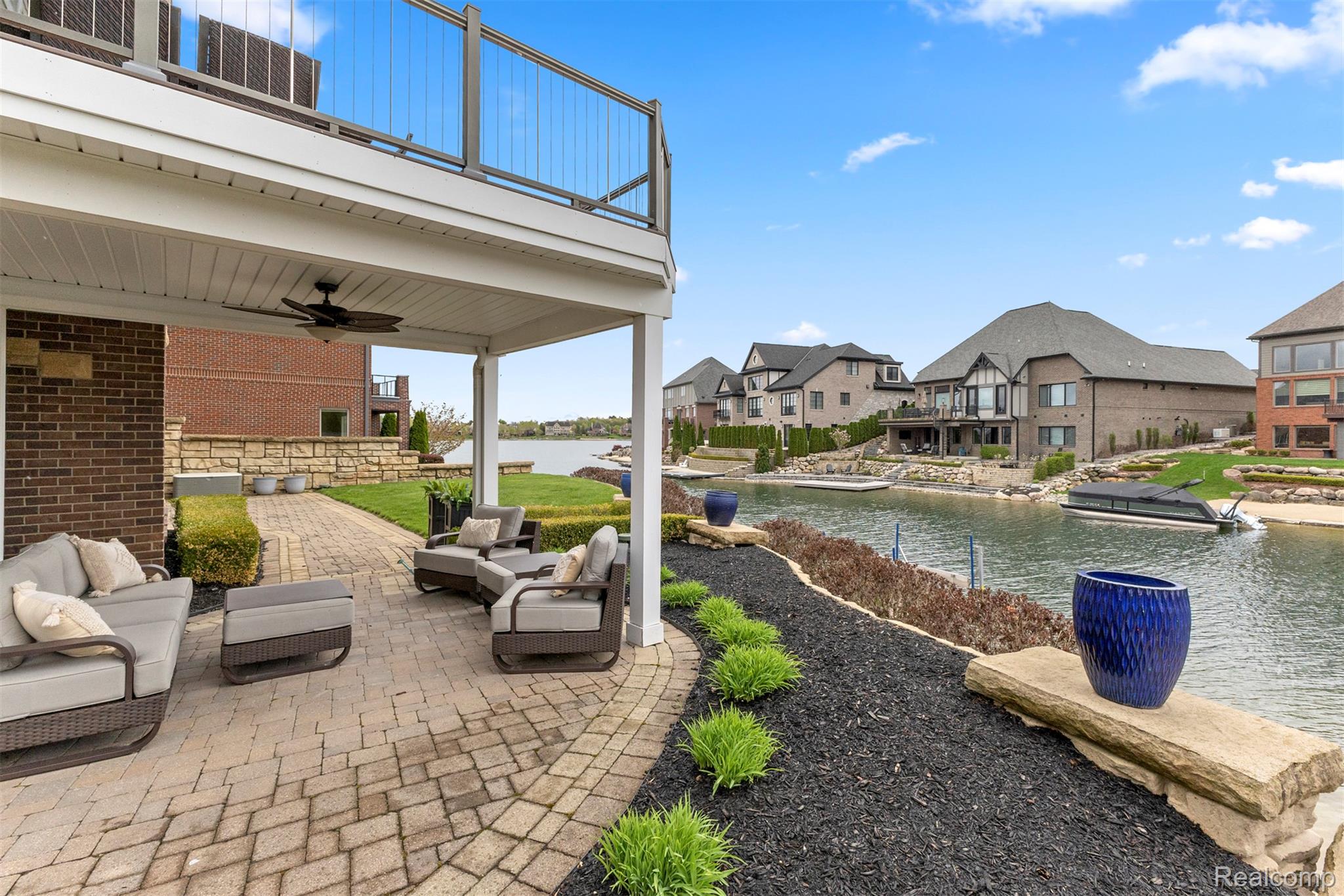 Southlyon, Michigan, 48178, United States, 4 Bedrooms Bedrooms, ,5 BathroomsBathrooms,Residential,Active,2045027