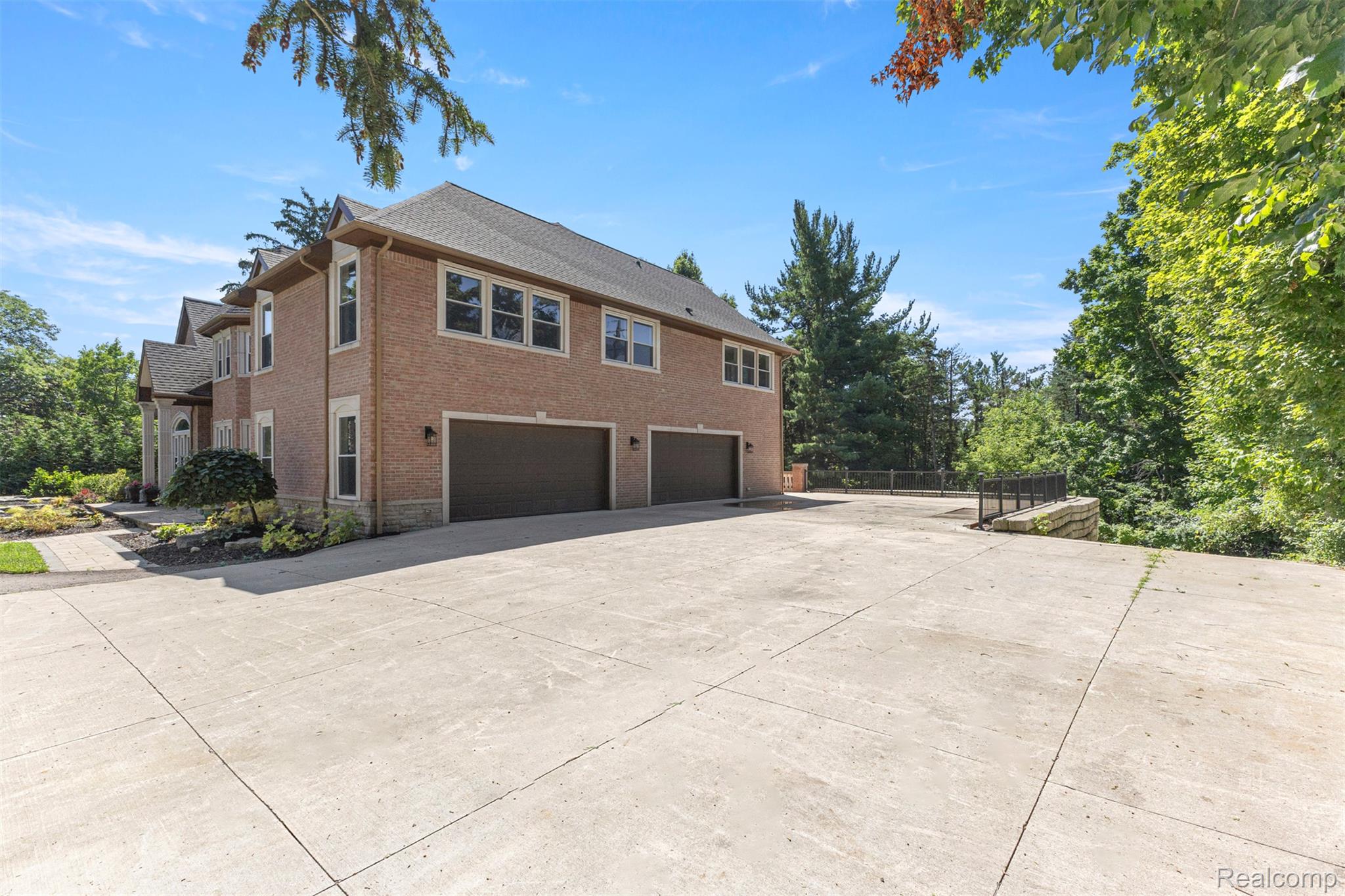 Northville, Michigan, 48167, United States, 5 Bedrooms Bedrooms, ,6 BathroomsBathrooms,Residential,Active,1905093