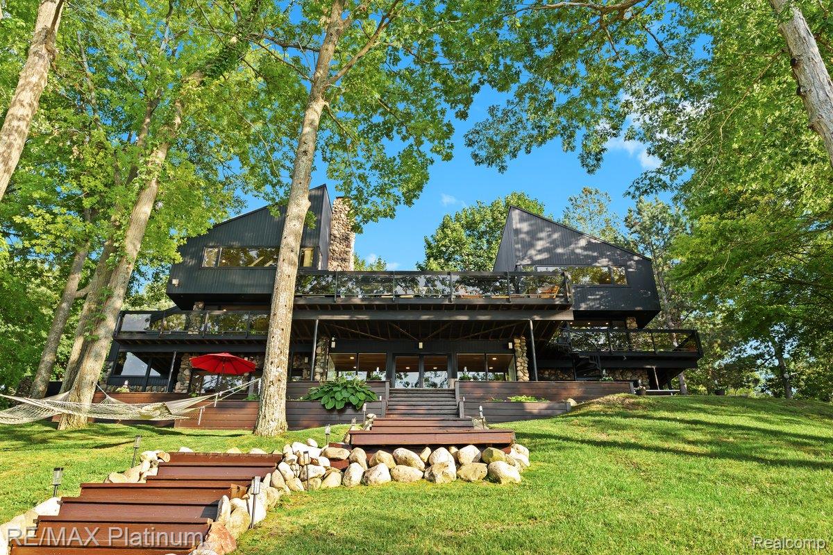 Howell, Michigan, 48843, United States, 4 Bedrooms Bedrooms, ,6 BathroomsBathrooms,Residential,Active,1973360