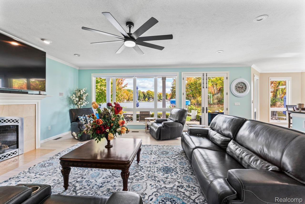 Linden, Michigan, 48451, United States, 5 Bedrooms Bedrooms, ,6 BathroomsBathrooms,Residential,Active,1959969