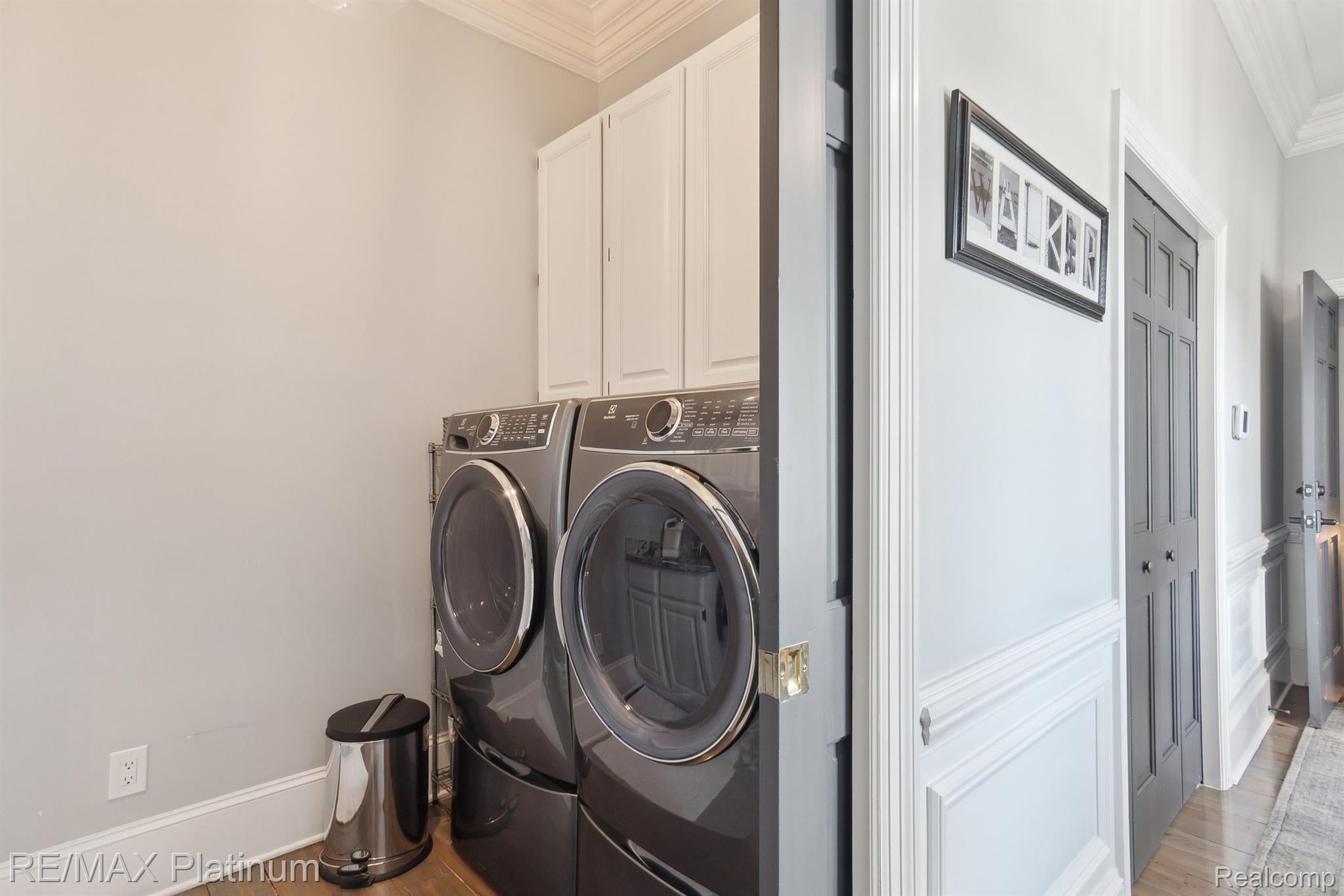 Pinckney, Michigan, 48169, United States, 5 Bedrooms Bedrooms, ,7 BathroomsBathrooms,Residential,Active,2014605