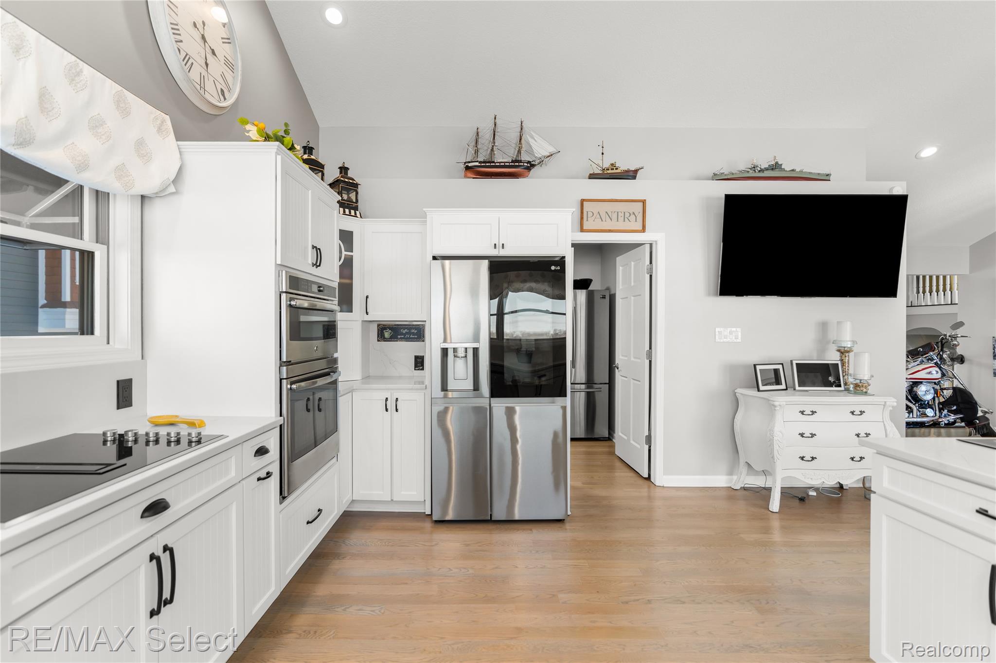 Fenton, Michigan, 48430, United States, 4 Bedrooms Bedrooms, ,5 BathroomsBathrooms,Residential,Active,2016693