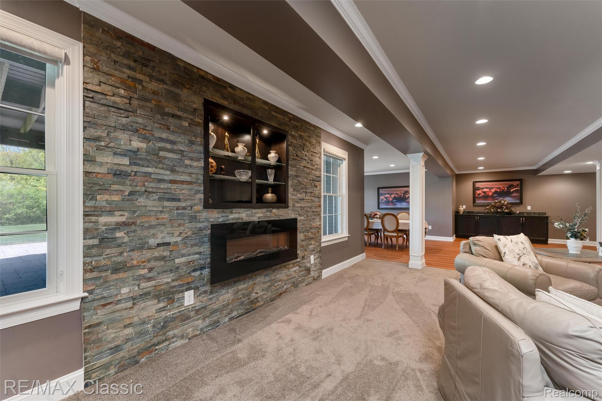 Novi, Michigan, 48374, United States, 5 Bedrooms Bedrooms, ,5 BathroomsBathrooms,Residential,Pending,2052115