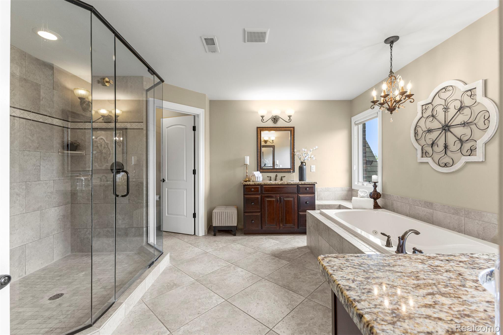 Northville, Michigan, 48167, United States, 4 Bedrooms Bedrooms, ,4 BathroomsBathrooms,Residential,Active,2052116