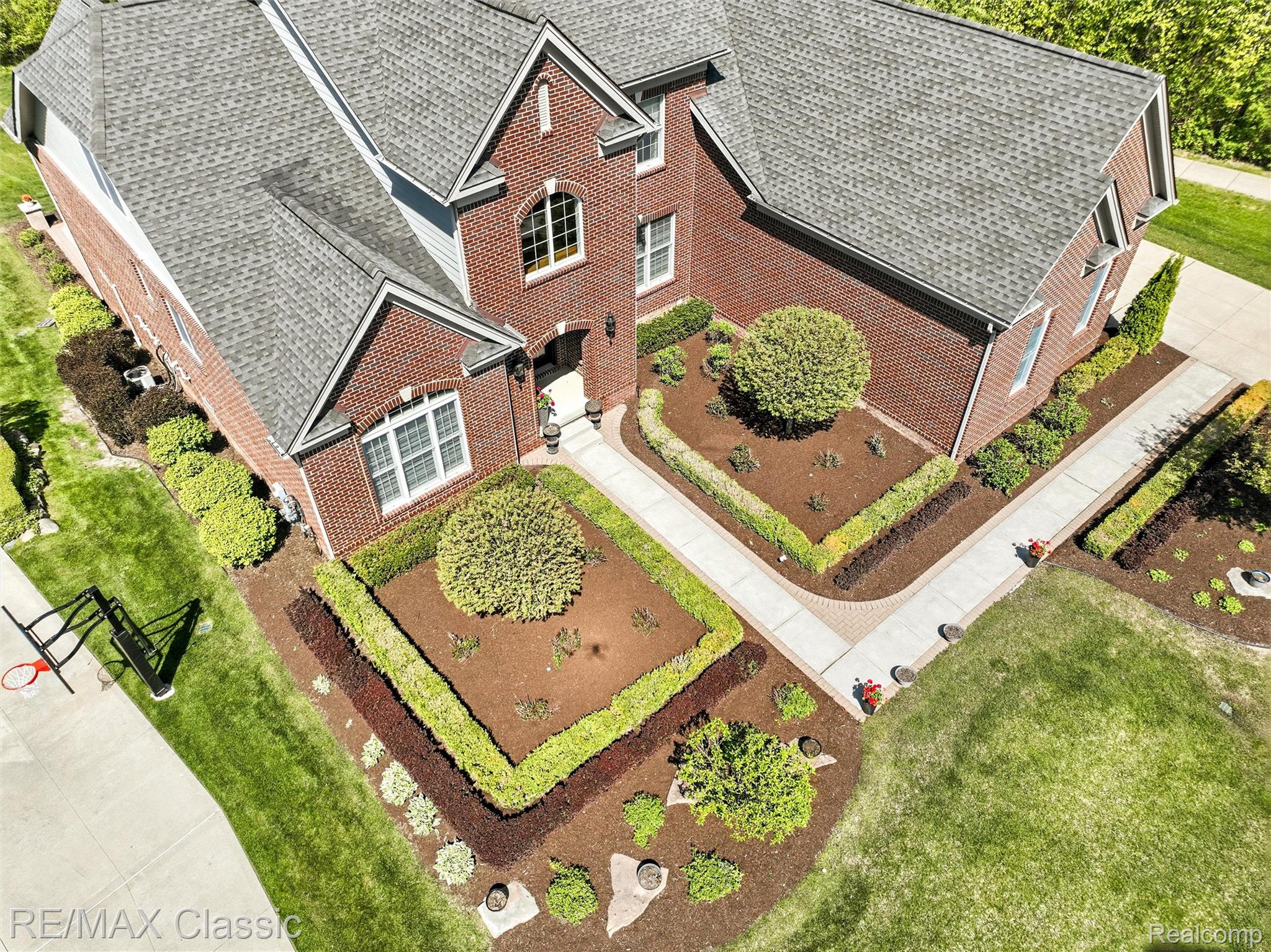 Novi, Michigan, 48374, United States, 5 Bedrooms Bedrooms, ,5 BathroomsBathrooms,Residential,Pending,2052115