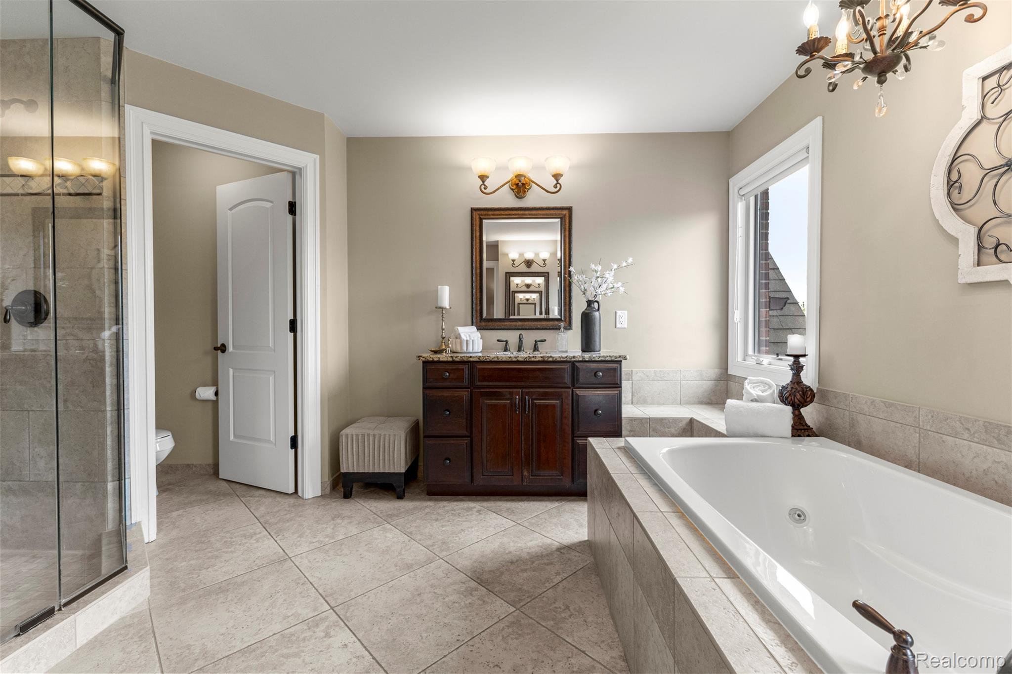 Northville, Michigan, 48167, United States, 4 Bedrooms Bedrooms, ,4 BathroomsBathrooms,Residential,Active,2052116