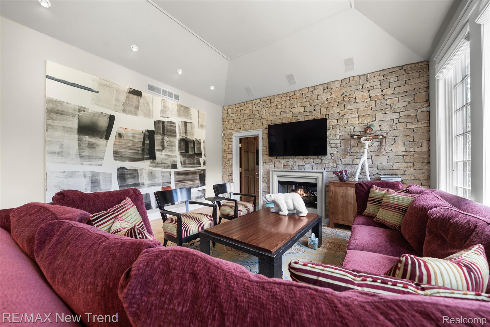 Franklin, Michigan, 48025, United States, 4 Bedrooms Bedrooms, ,4 BathroomsBathrooms,Residential,Active,1926907