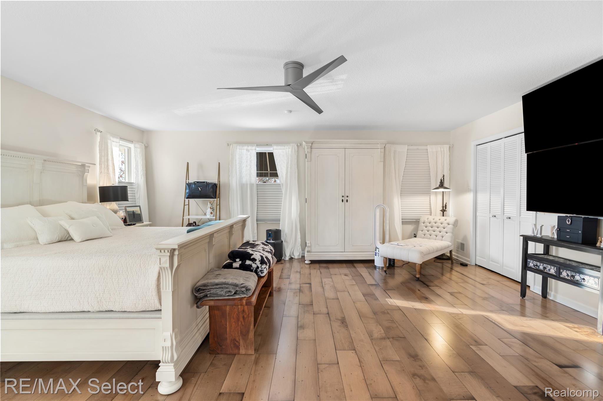 Fenton, Michigan, 48430, United States, 4 Bedrooms Bedrooms, ,5 BathroomsBathrooms,Residential,Active,2016693