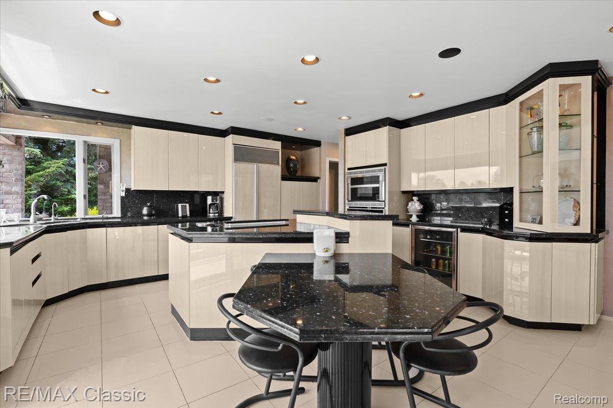 Commercetwp, Michigan, 48382, United States, 3 Bedrooms Bedrooms, ,4 BathroomsBathrooms,Residential,Active,1893215