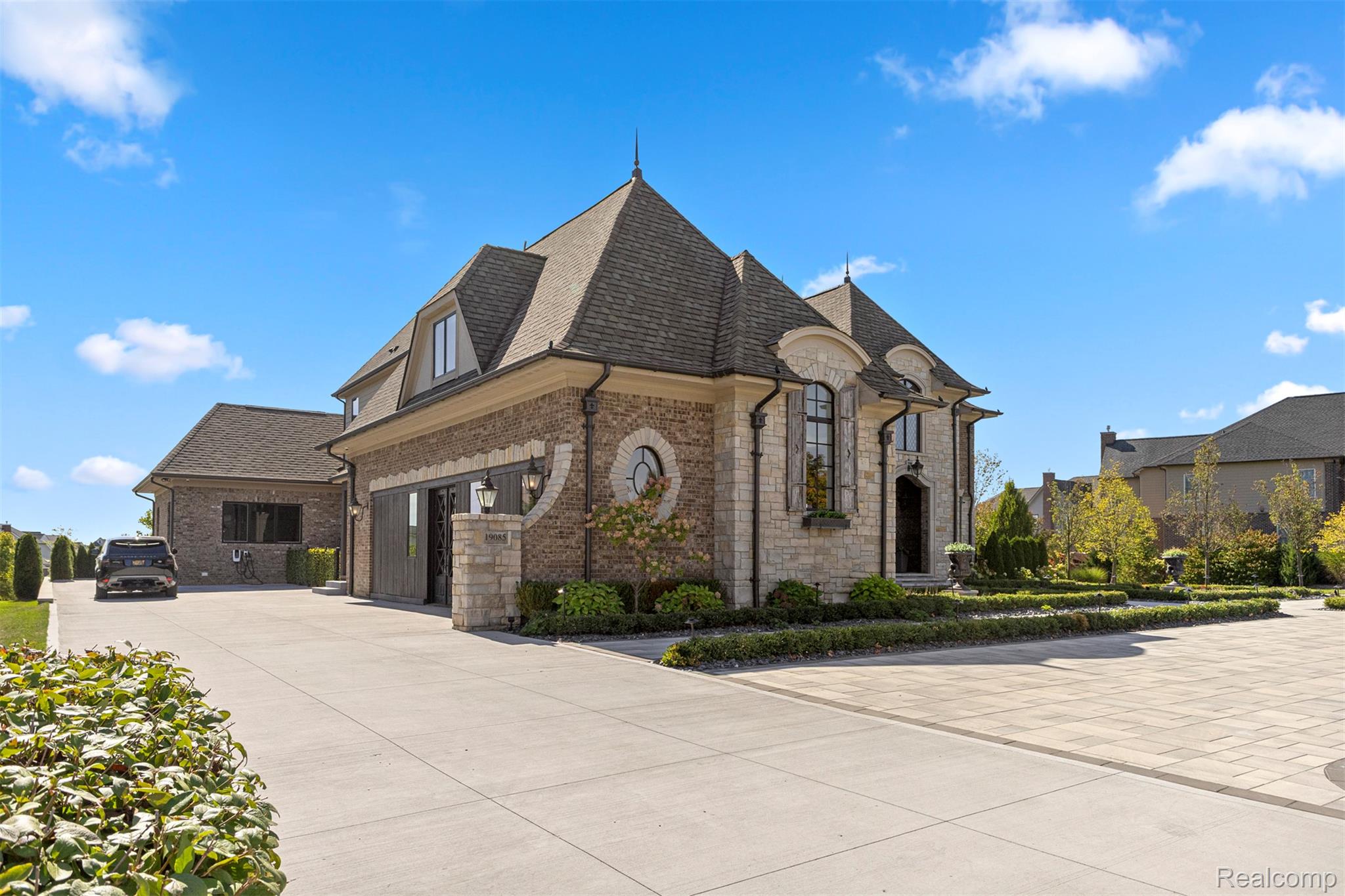 Northville, Michigan, 48168, United States, 5 Bedrooms Bedrooms, ,7 BathroomsBathrooms,Residential,Active,1960117