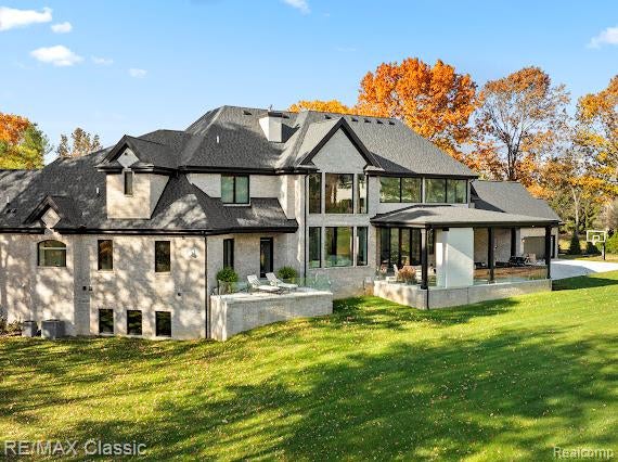 Milford, Michigan, 48381, United States, 3 Bedrooms Bedrooms, ,3 BathroomsBathrooms,Residential,Active,1860258