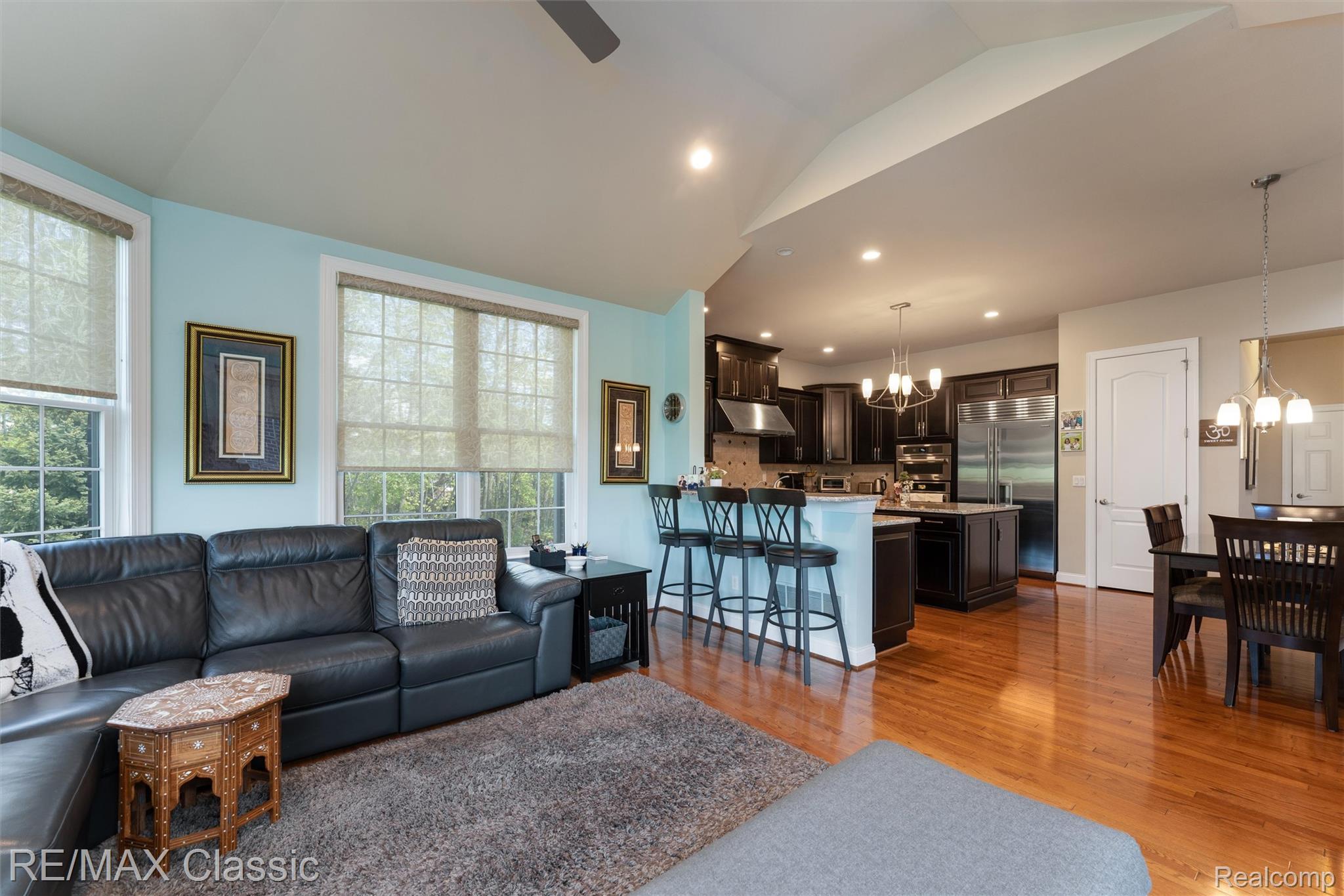 Novi, Michigan, 48374, United States, 5 Bedrooms Bedrooms, ,5 BathroomsBathrooms,Residential,Pending,2052115