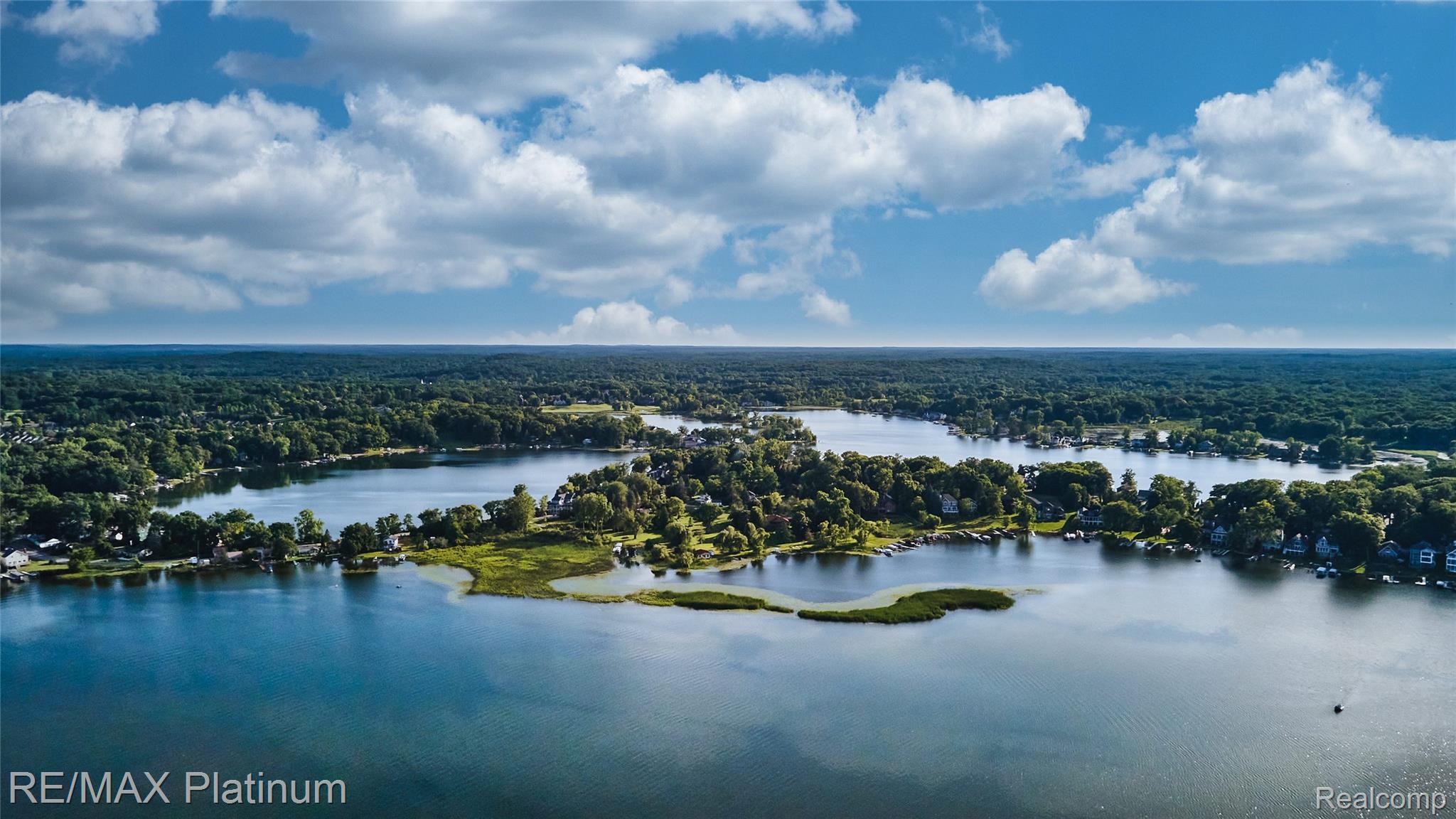 Brighton, Michigan, 48116, United States, 2 Bedrooms Bedrooms, ,2 BathroomsBathrooms,Residential,Active,2001046