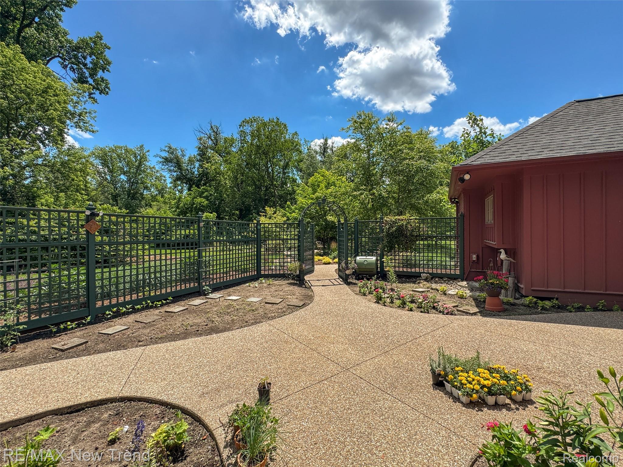 Franklin, Michigan, 48025, United States, 4 Bedrooms Bedrooms, ,4 BathroomsBathrooms,Residential,Active,1926907