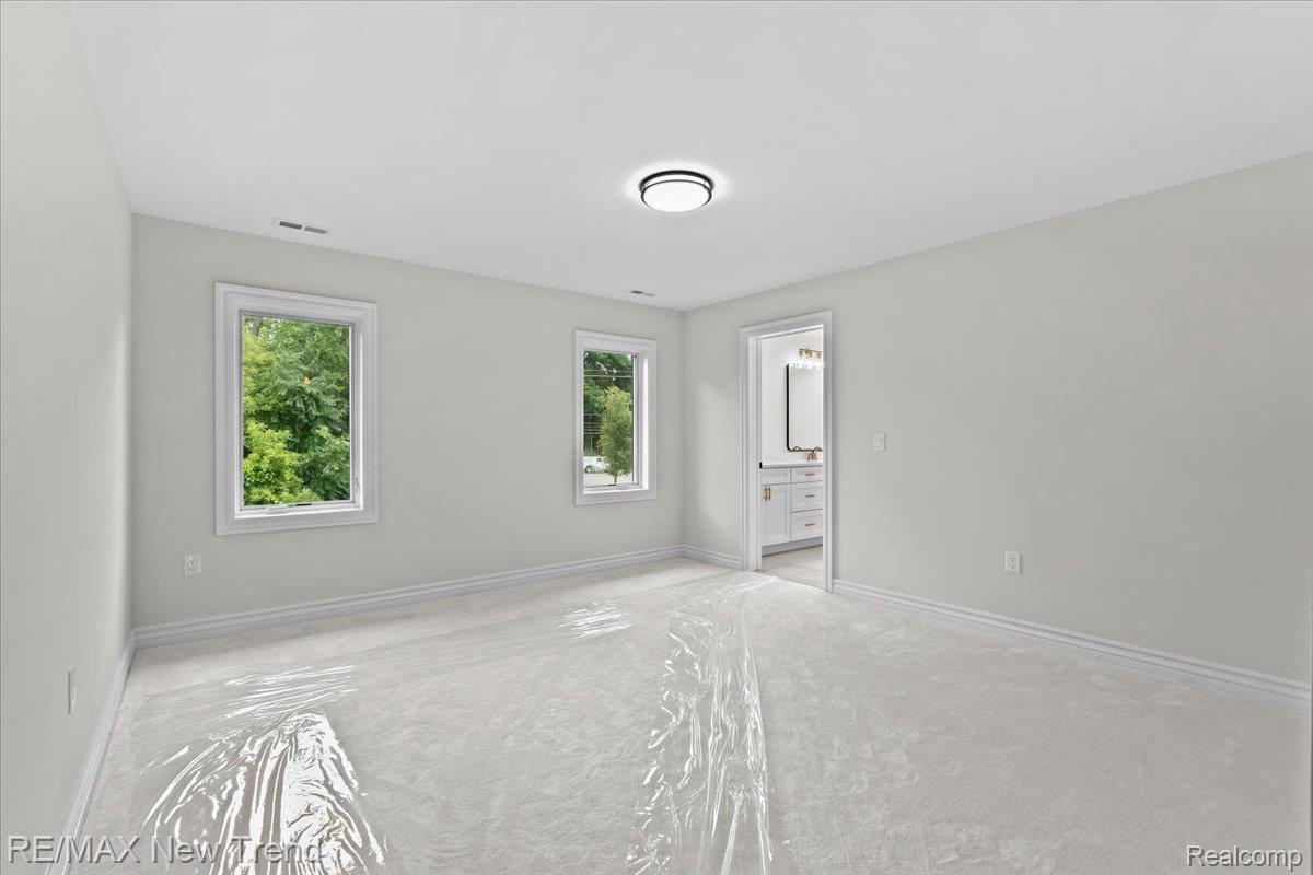 Farmingtonhills, Michigan, 48336, United States, 5 Bedrooms Bedrooms, ,5 BathroomsBathrooms,Residential,Active,2007982