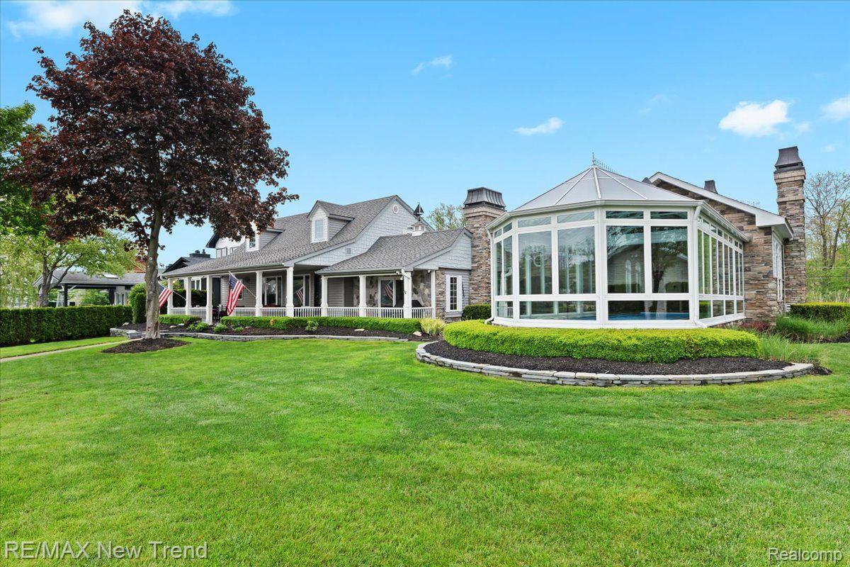 Walledlake, Michigan, 48390, United States, 4 Bedrooms Bedrooms, ,4 BathroomsBathrooms,Residential,Pending,1904161