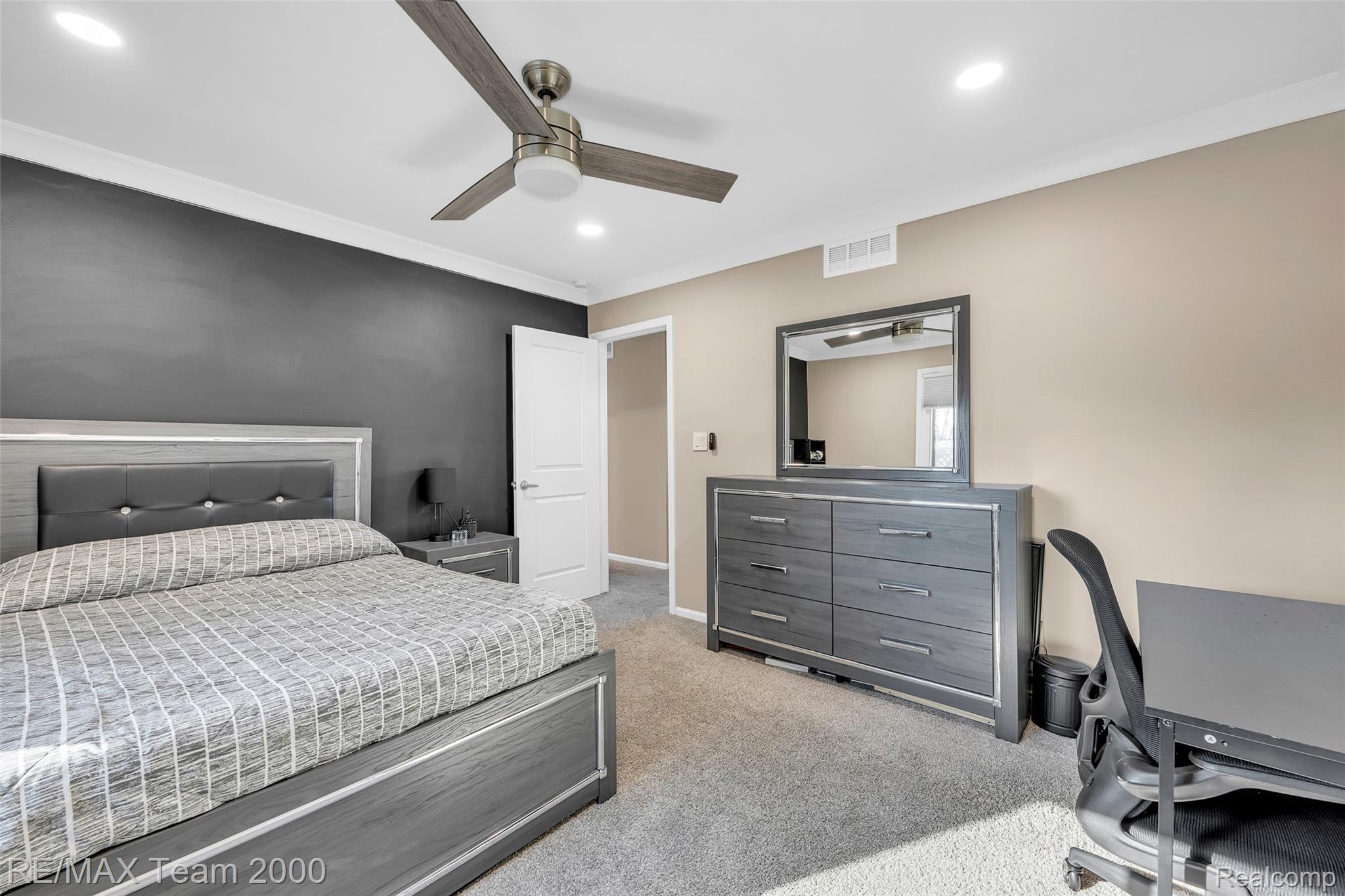 Dearborn, Michigan, 48124, United States, 4 Bedrooms Bedrooms, ,4 BathroomsBathrooms,Residential,Active,1985553