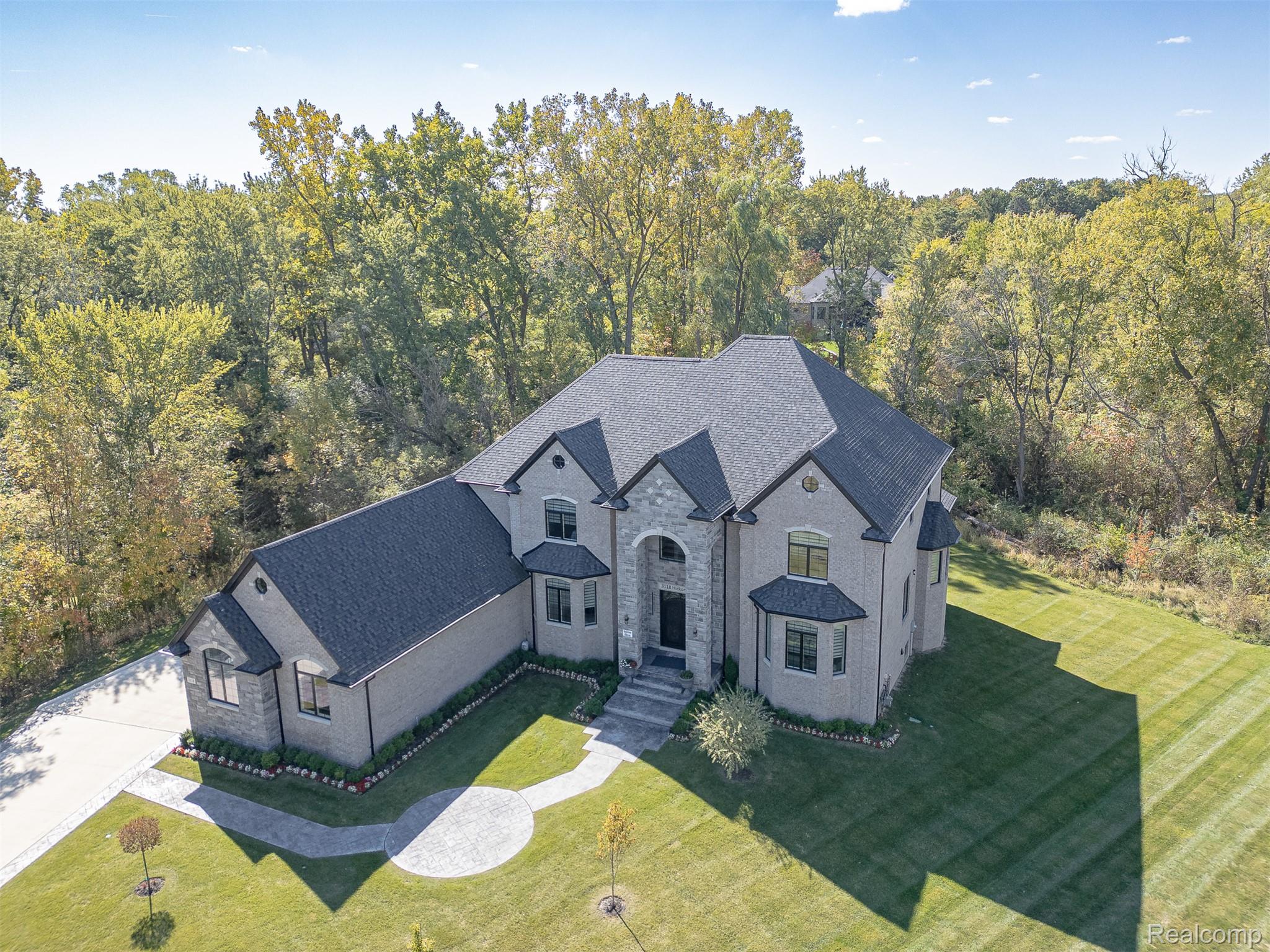 Rochesterhills, Michigan, 48307, United States, 4 Bedrooms Bedrooms, ,5 BathroomsBathrooms,Residential,Active,1962188