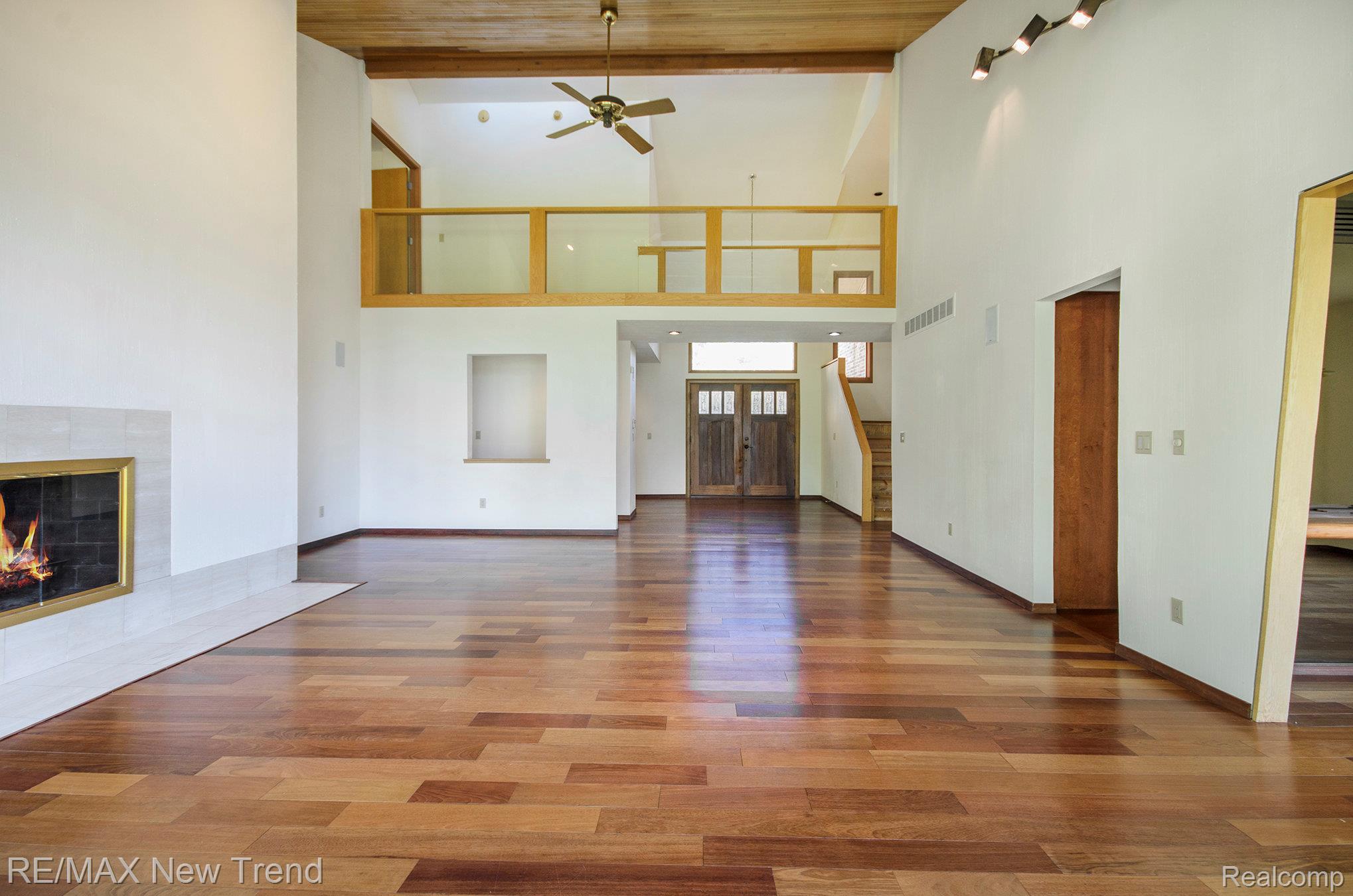 Westbloomfield, Michigan, 48324, United States, 5 Bedrooms Bedrooms, ,5 BathroomsBathrooms,Residential,Active,1922336