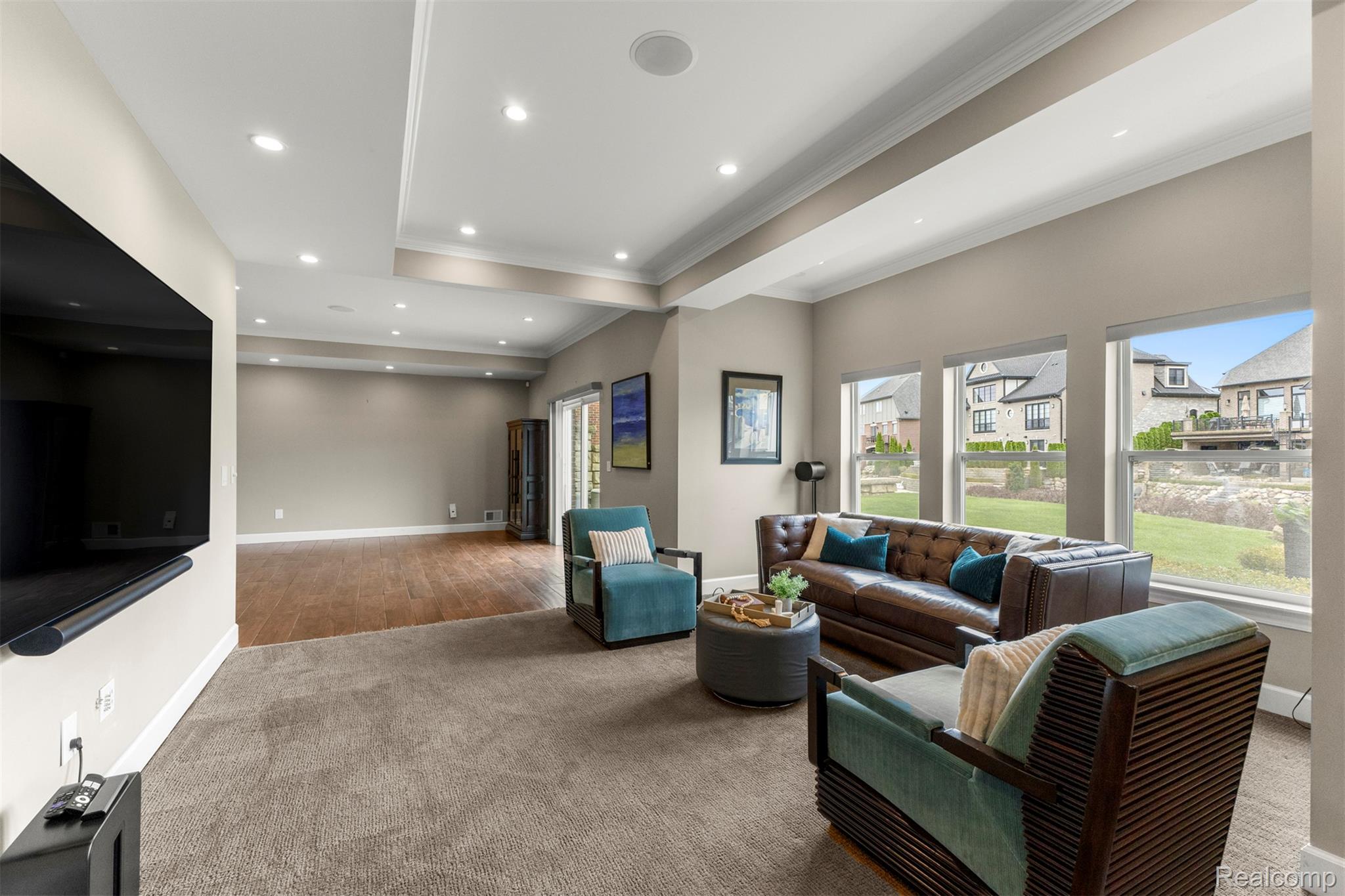 Southlyon, Michigan, 48178, United States, 4 Bedrooms Bedrooms, ,5 BathroomsBathrooms,Residential,Active,2045027
