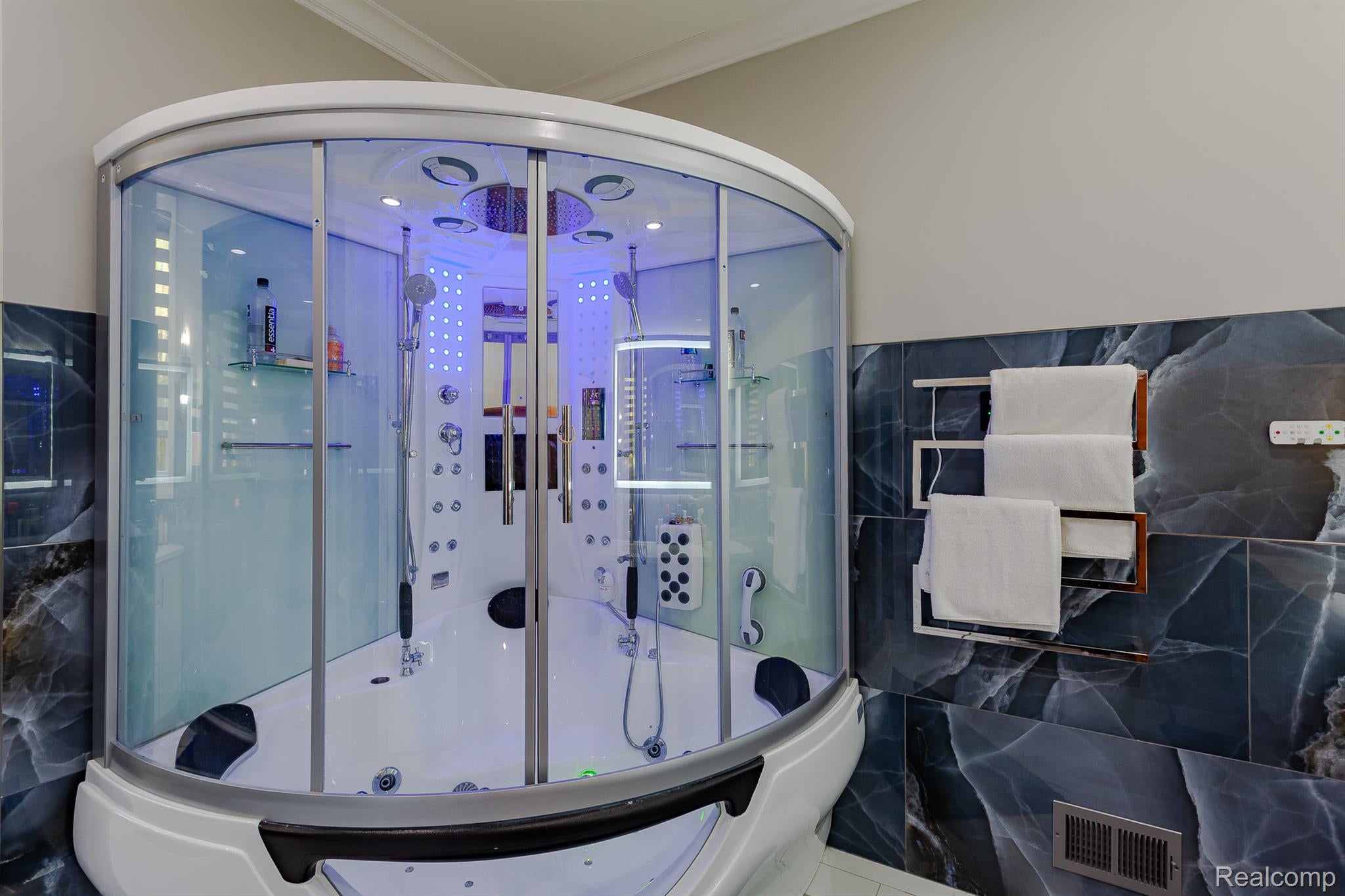 Rochesterhills, Michigan, 48307, United States, 4 Bedrooms Bedrooms, ,5 BathroomsBathrooms,Residential,Active,1962188