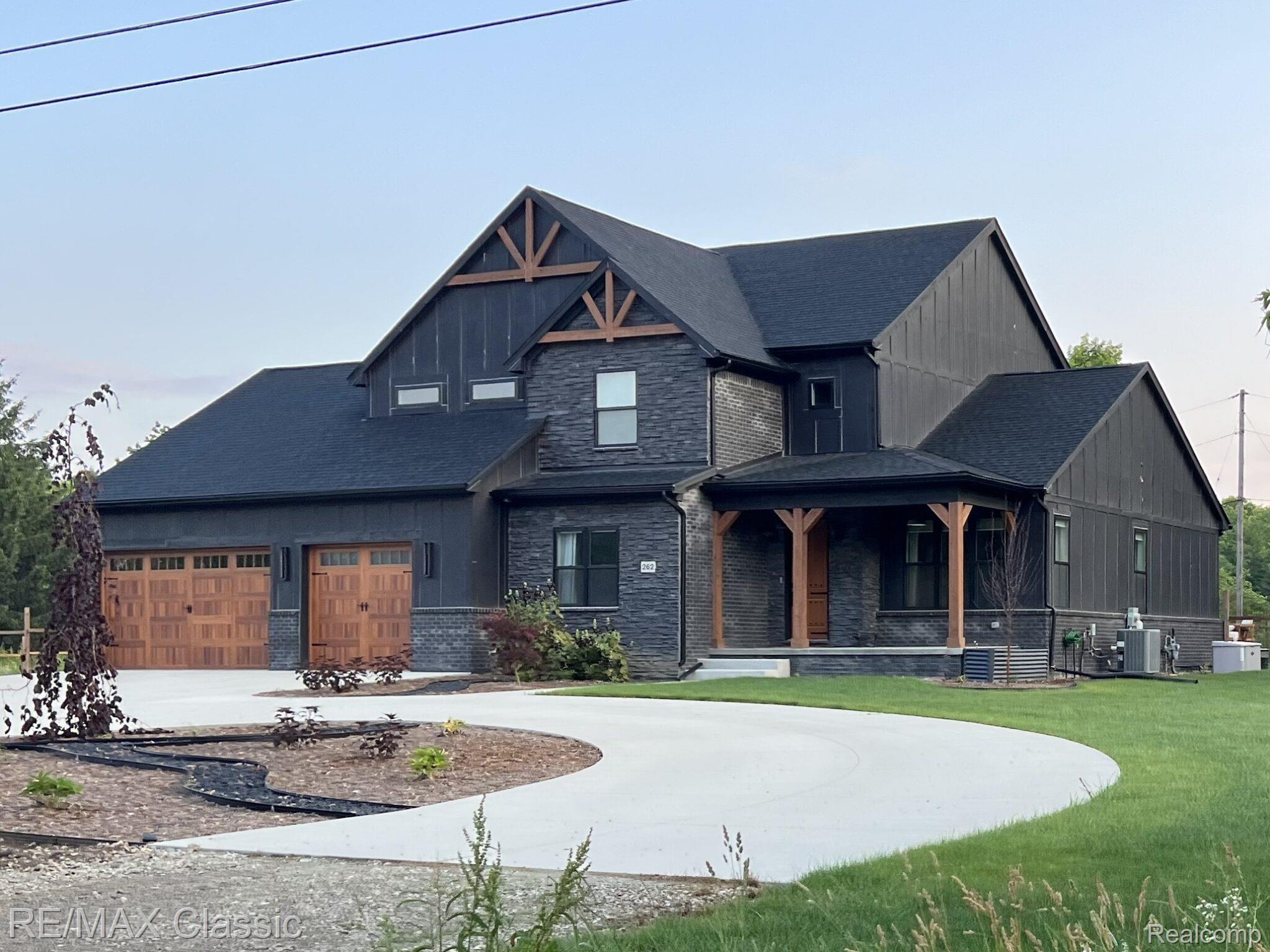 Milford, Michigan, 48381, United States, 4 Bedrooms Bedrooms, ,4 BathroomsBathrooms,Residential,Active,1893262