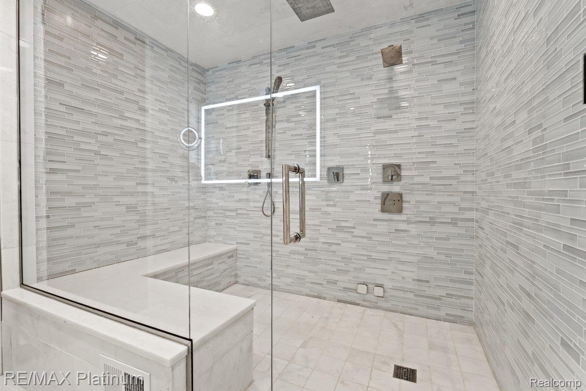 Howell, Michigan, 48843, United States, 4 Bedrooms Bedrooms, ,6 BathroomsBathrooms,Residential,Active,1973360